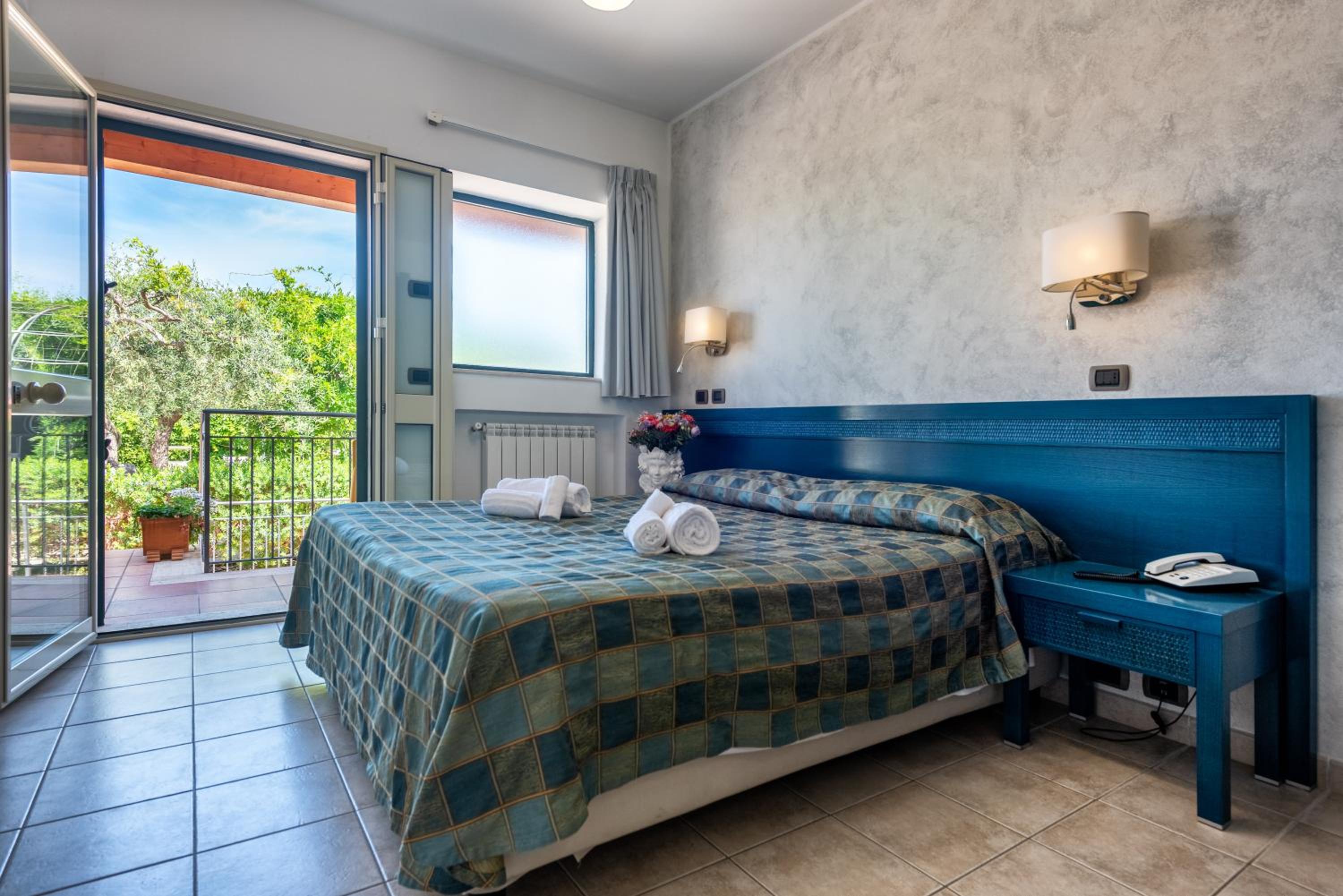 Standard Double or Twin Room - Photo 1