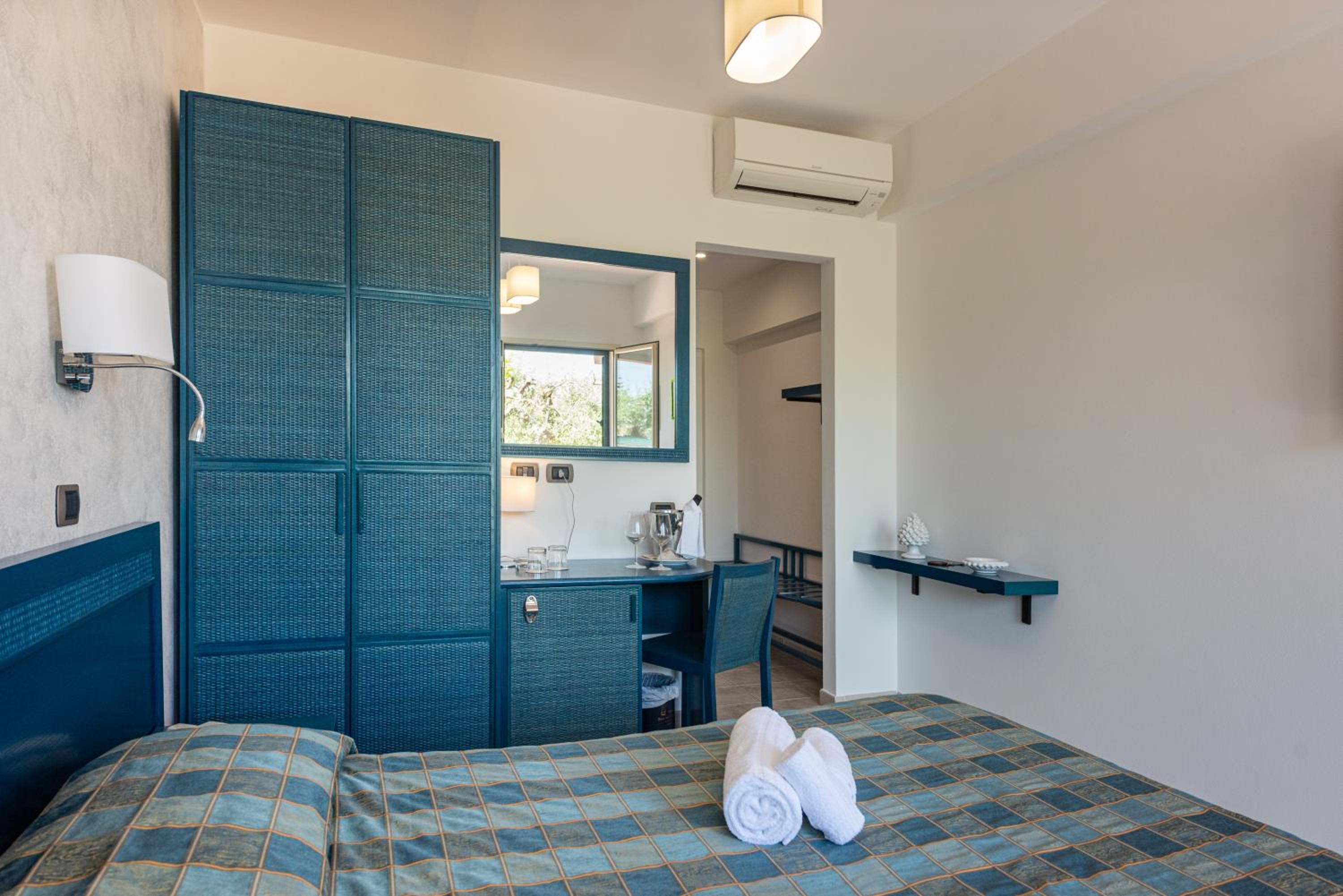 Standard Double or Twin Room - Photo 2