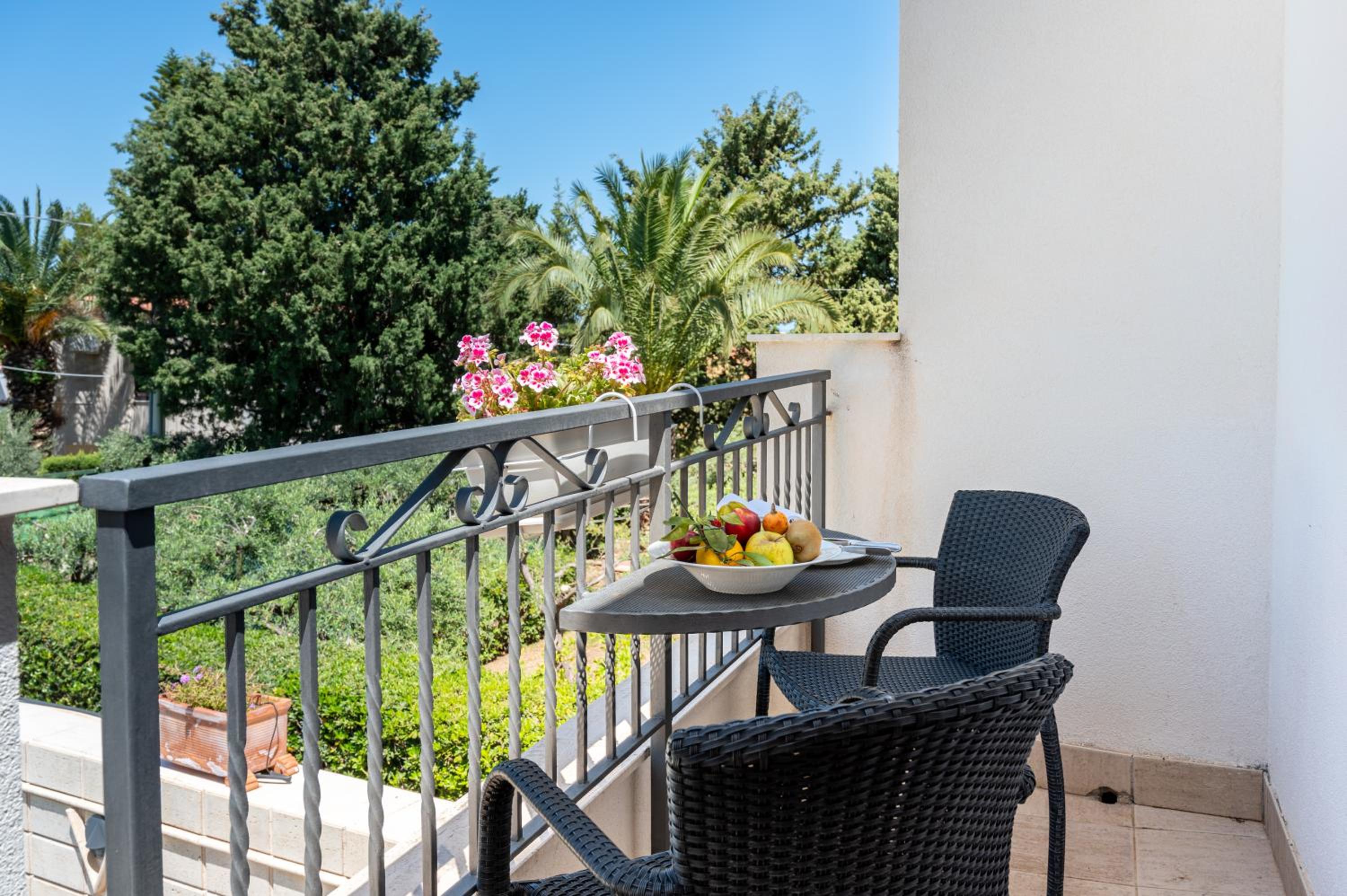 Superior Double or Twin Room with Garden View - Photo 2