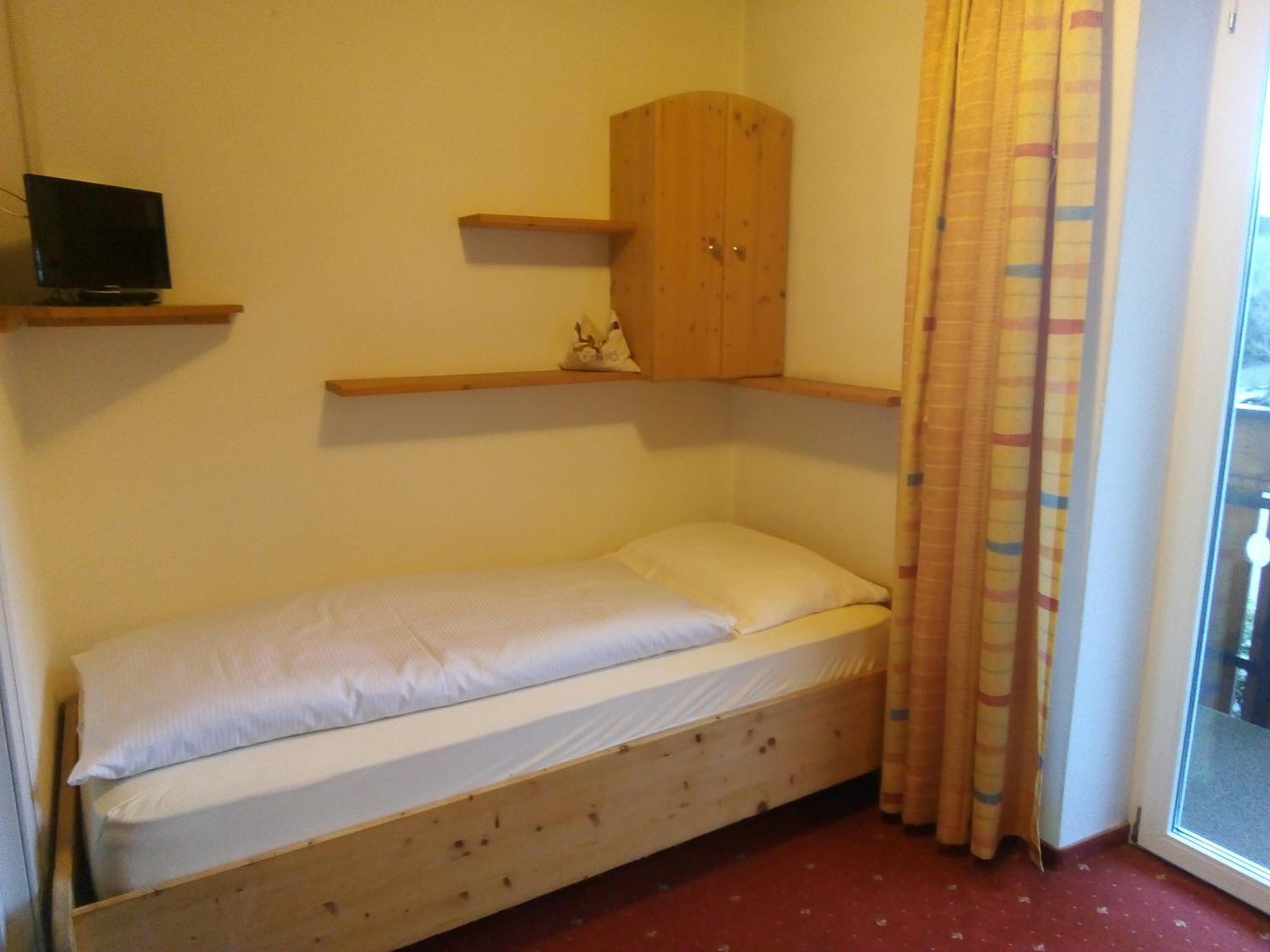 Single Room photo 3