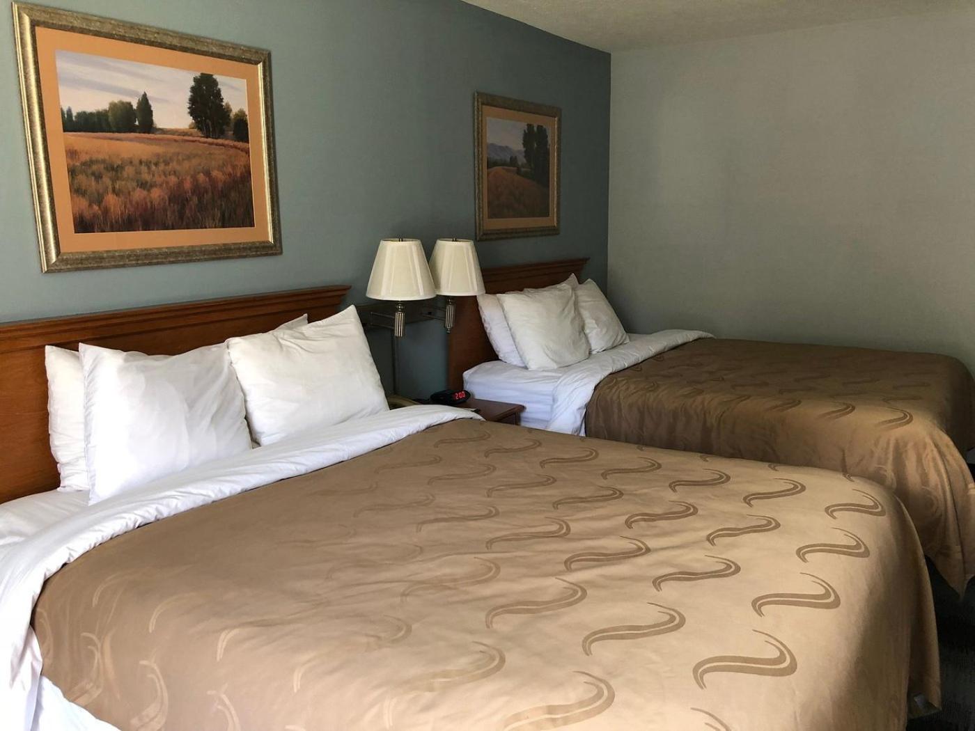 Double Room with Two Double Beds - Non-Smoking - Photo 2