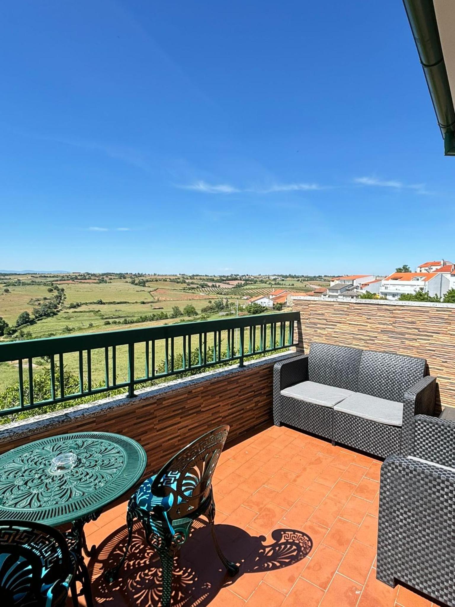 Double Room with Balcony - Photo 4