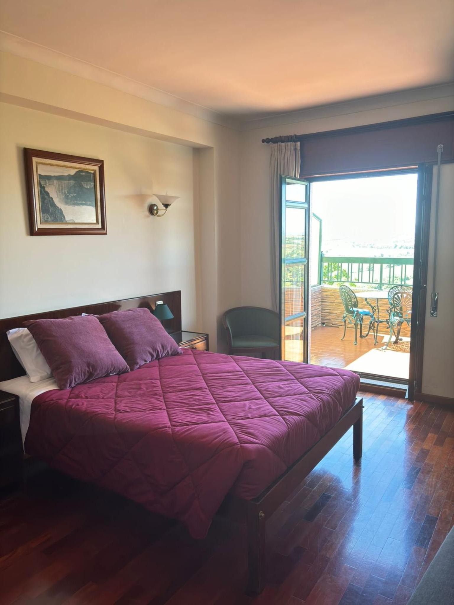 Double Room with Balcony - Photo 6