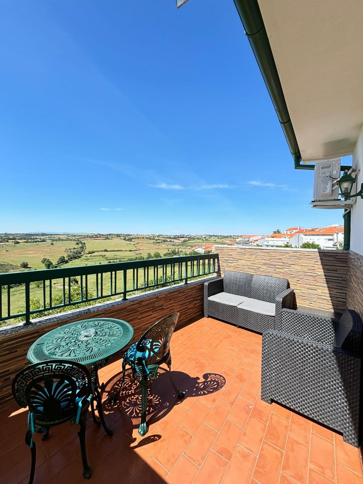 Double Room with Balcony - Photo 7