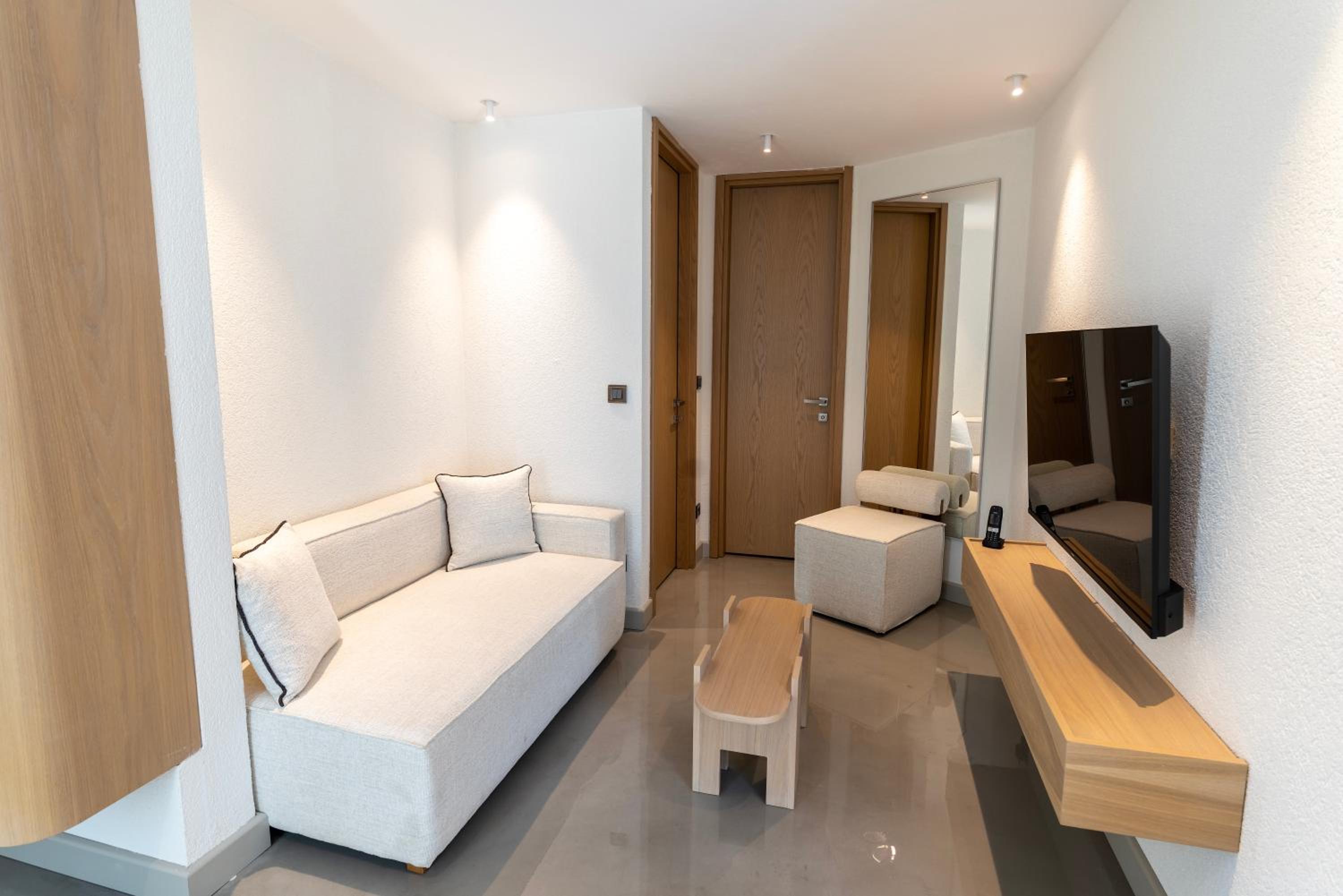 Deluxe Apartment