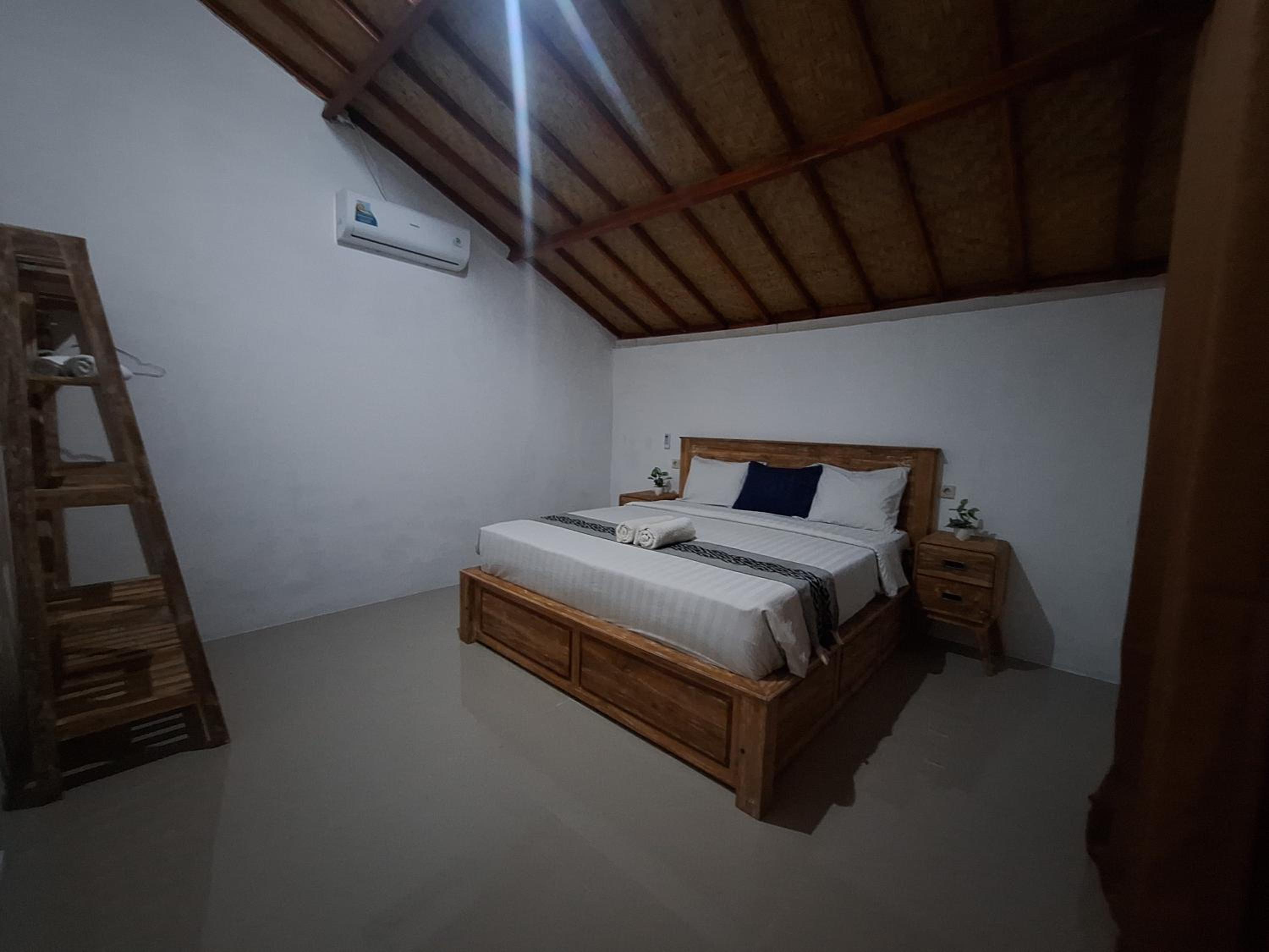 Large Double Room - Photo 6