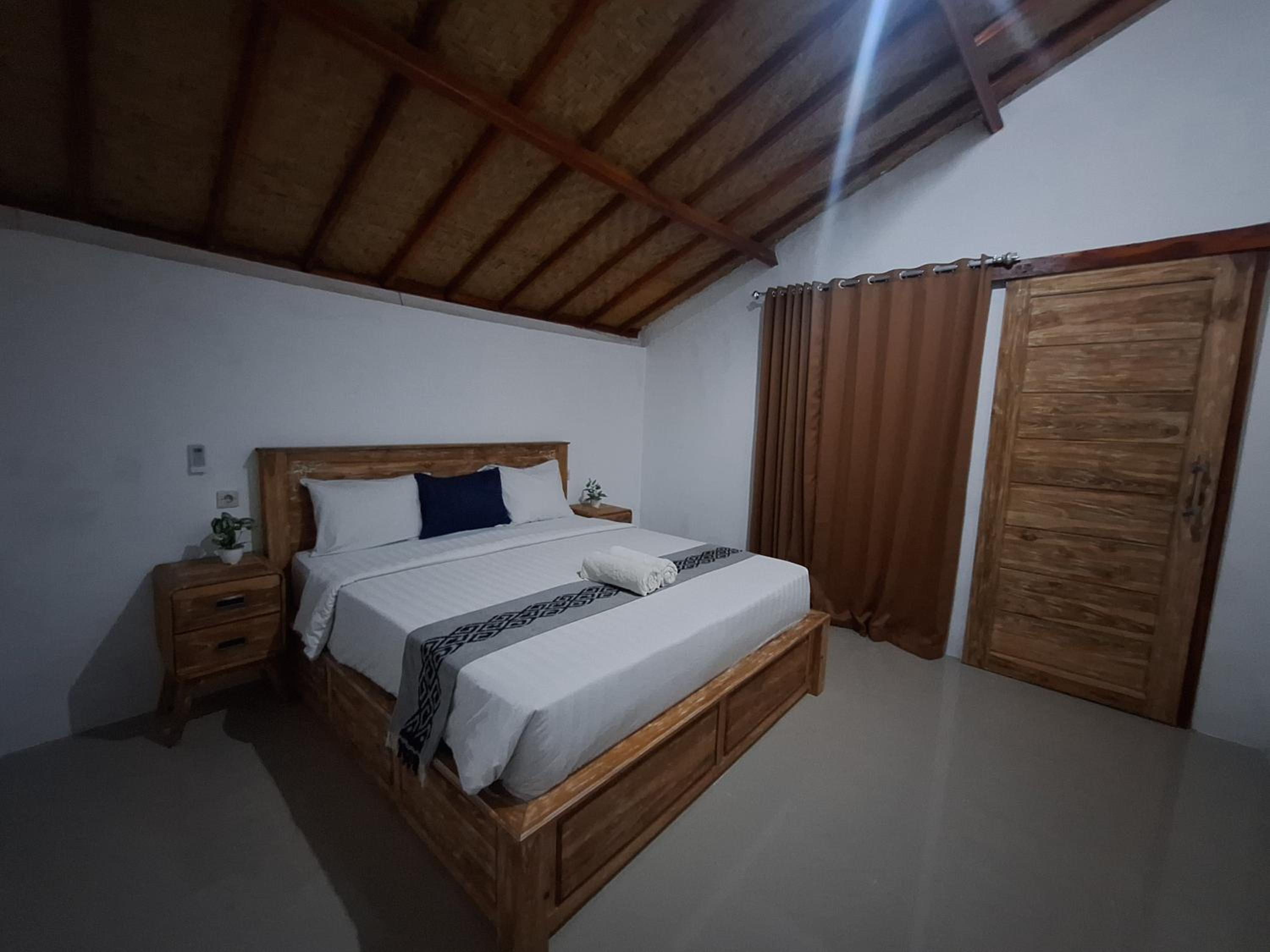 Large Double Room - Photo 5