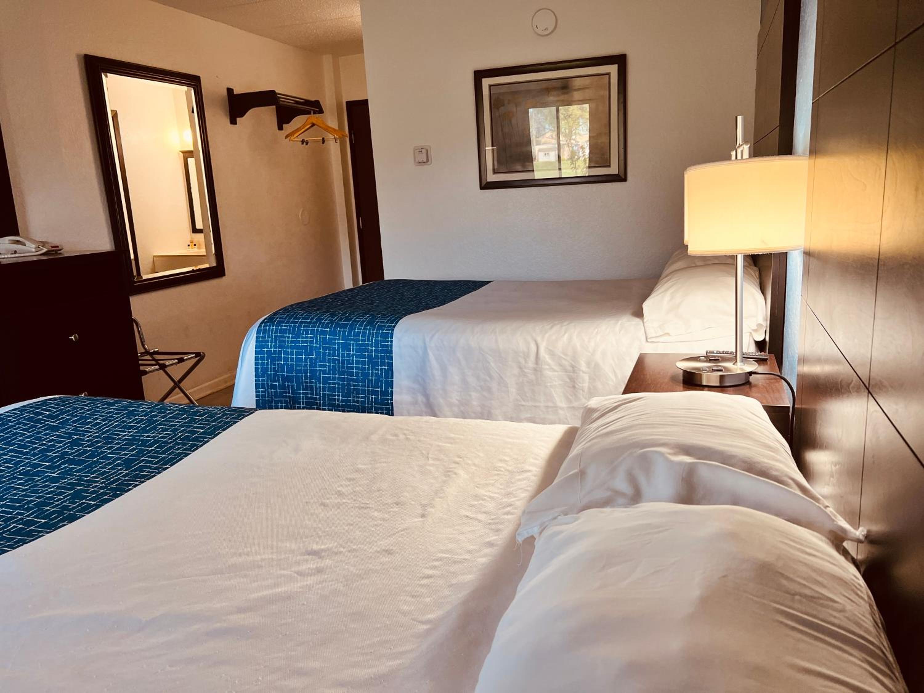 Studio Suite with Two Queen Beds - Non-Smoking - Photo 18
