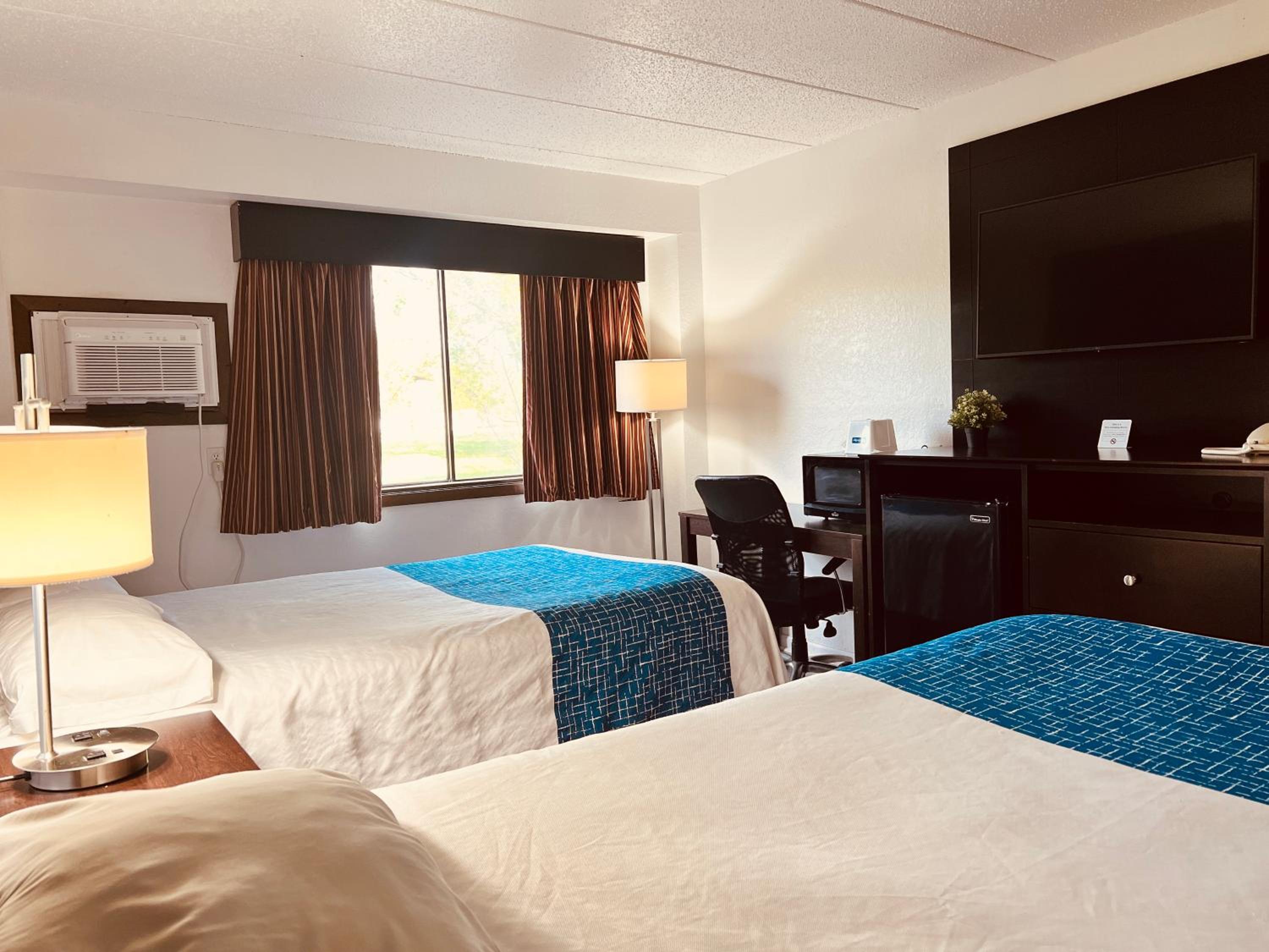 Studio Suite with Two Queen Beds - Non-Smoking - Photo 2