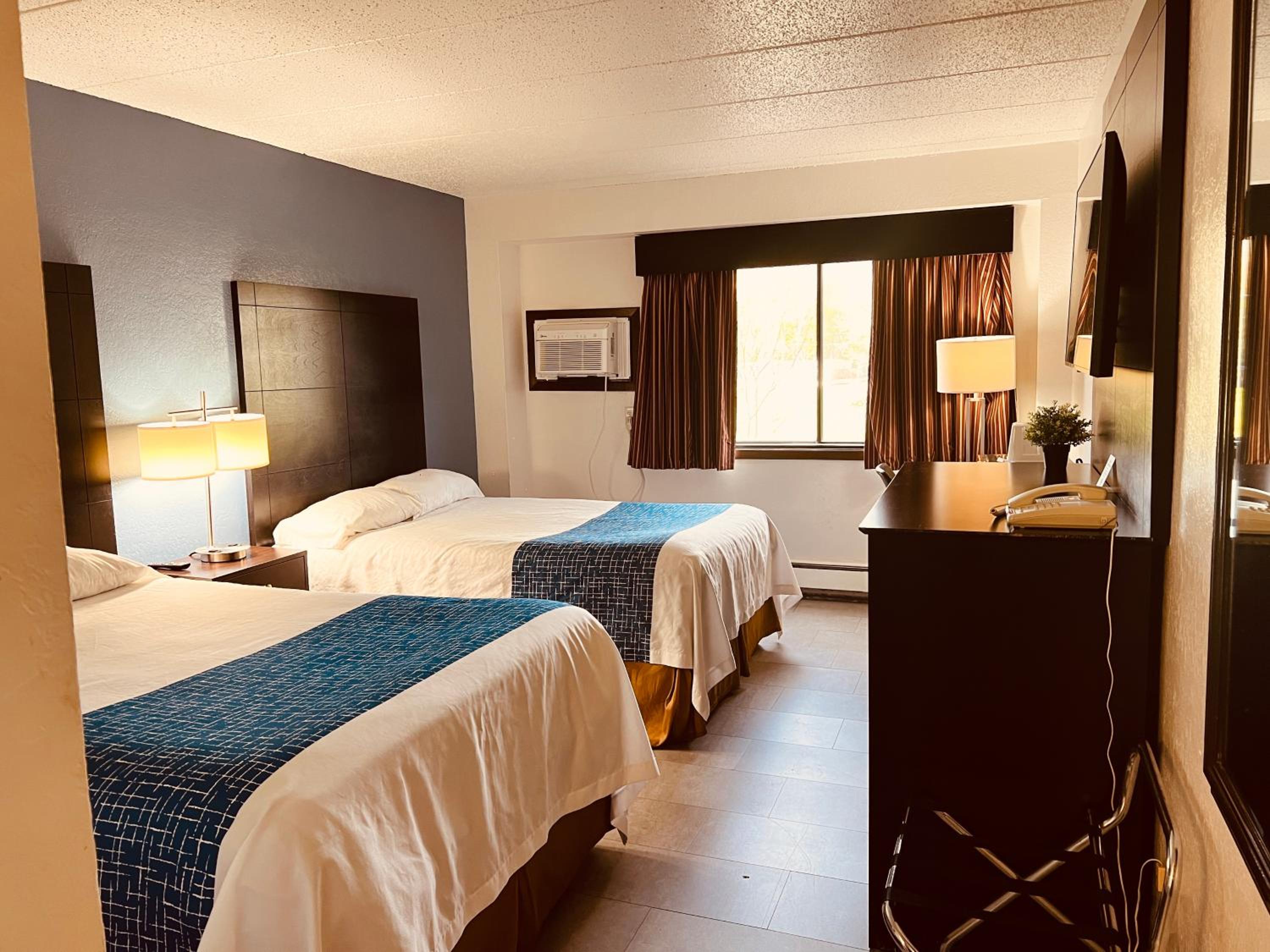 Studio Suite with Two Queen Beds - Non-Smoking - Photo 15