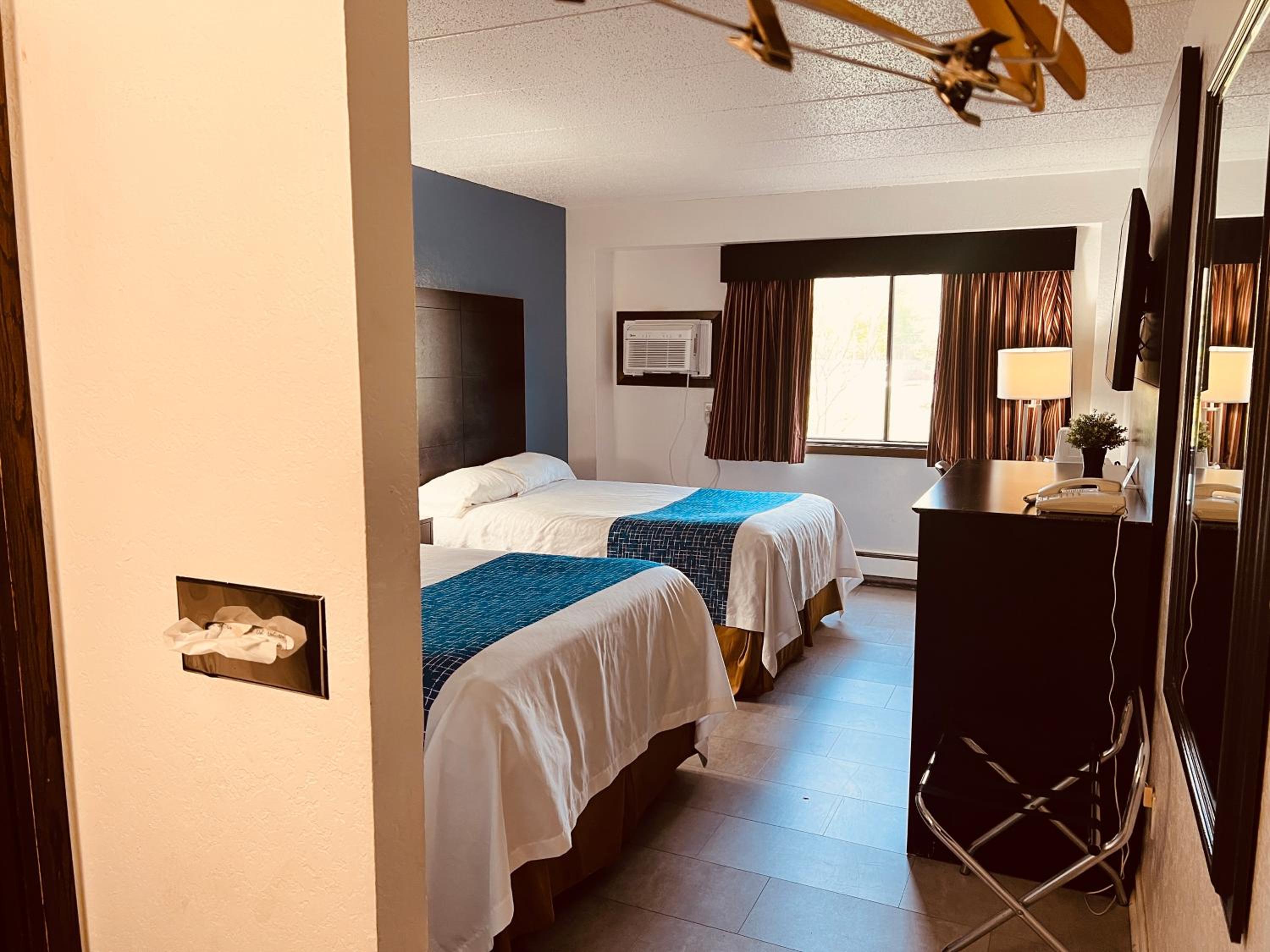 Studio Suite with Two Queen Beds - Non-Smoking - Photo 19
