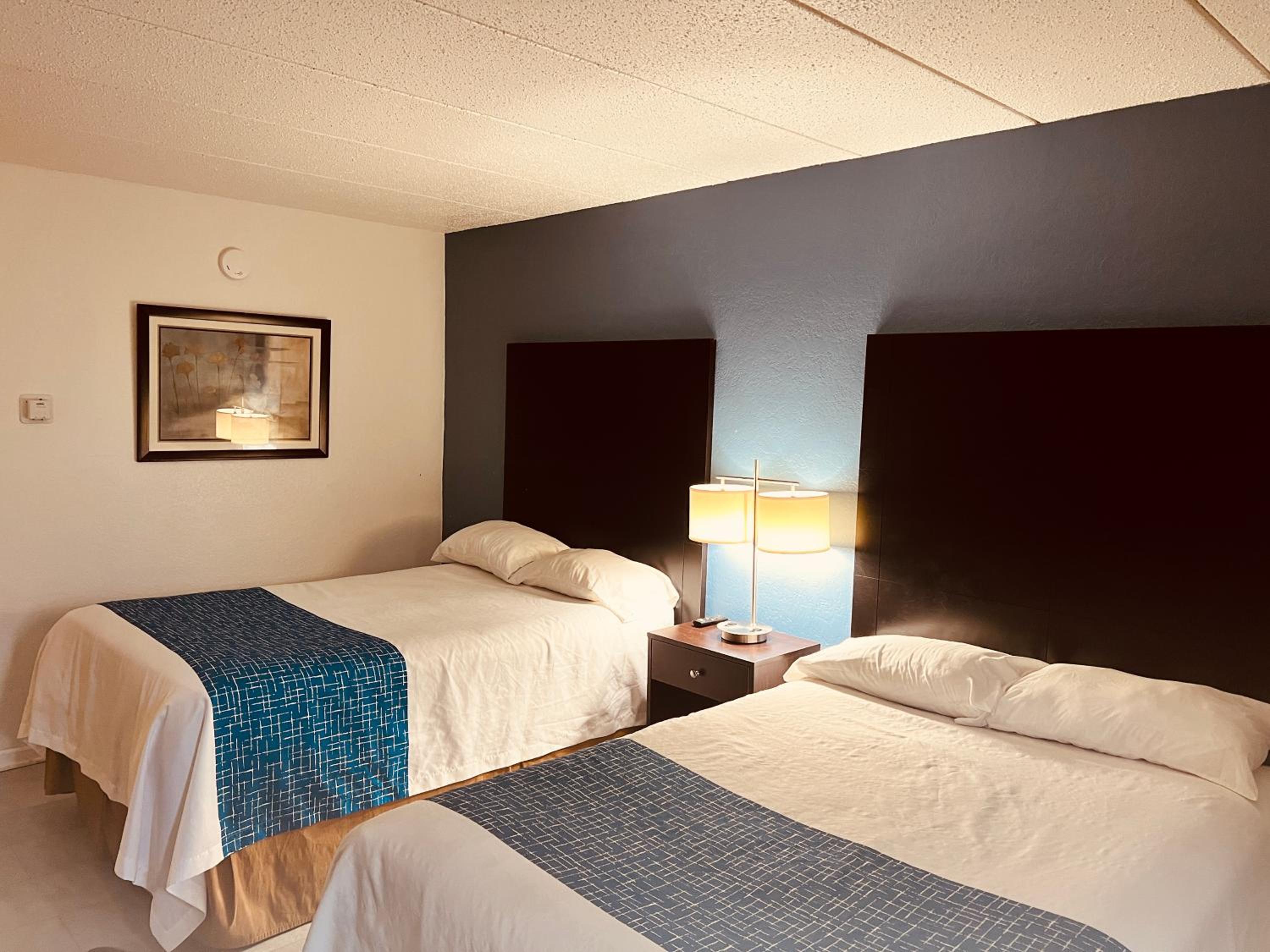 Studio Suite with Two Queen Beds - Non-Smoking - Photo 21