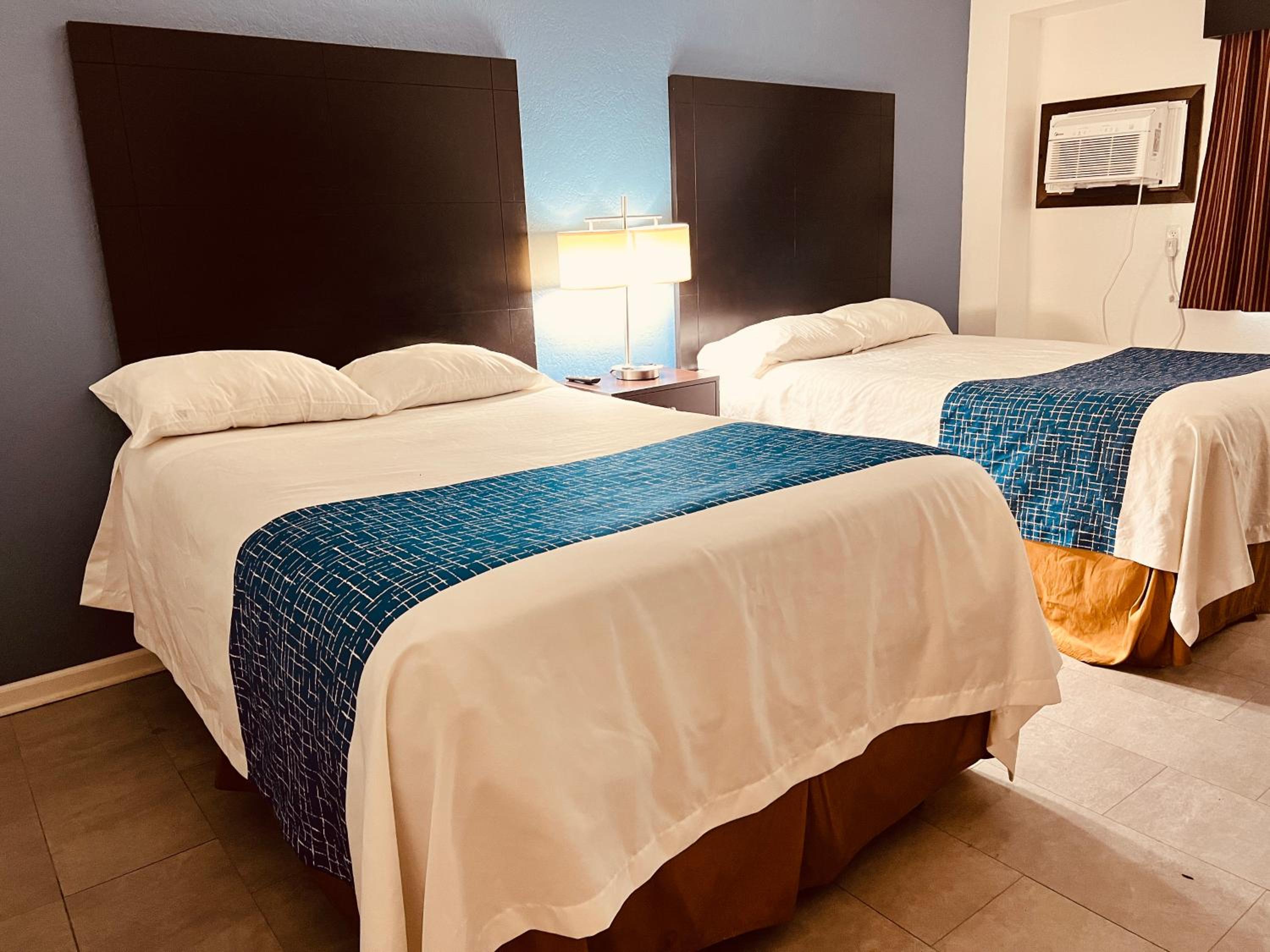 Studio Suite with Two Queen Beds - Non-Smoking - Photo 1