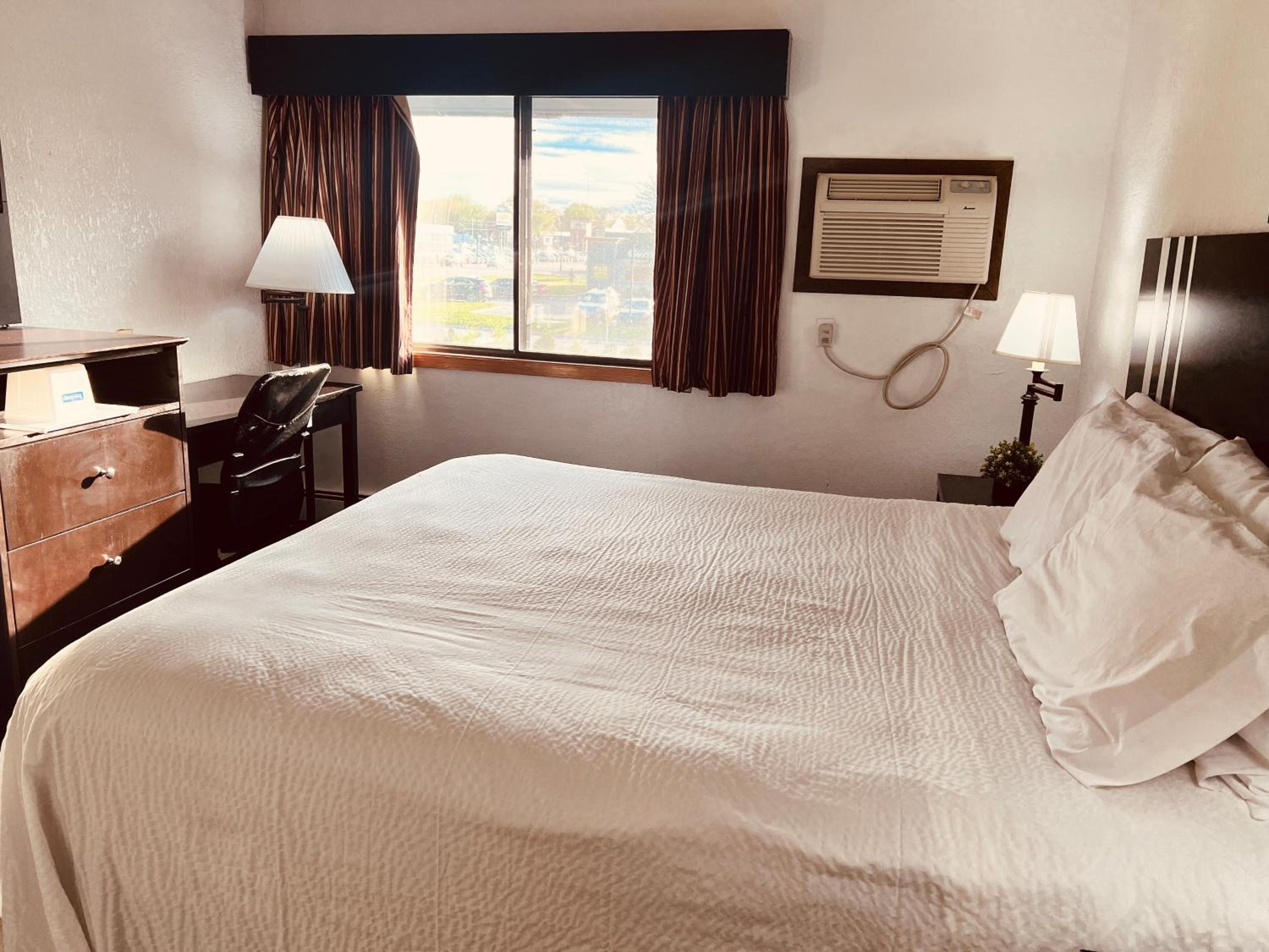 King Room- Non-Smoking - Photo 14