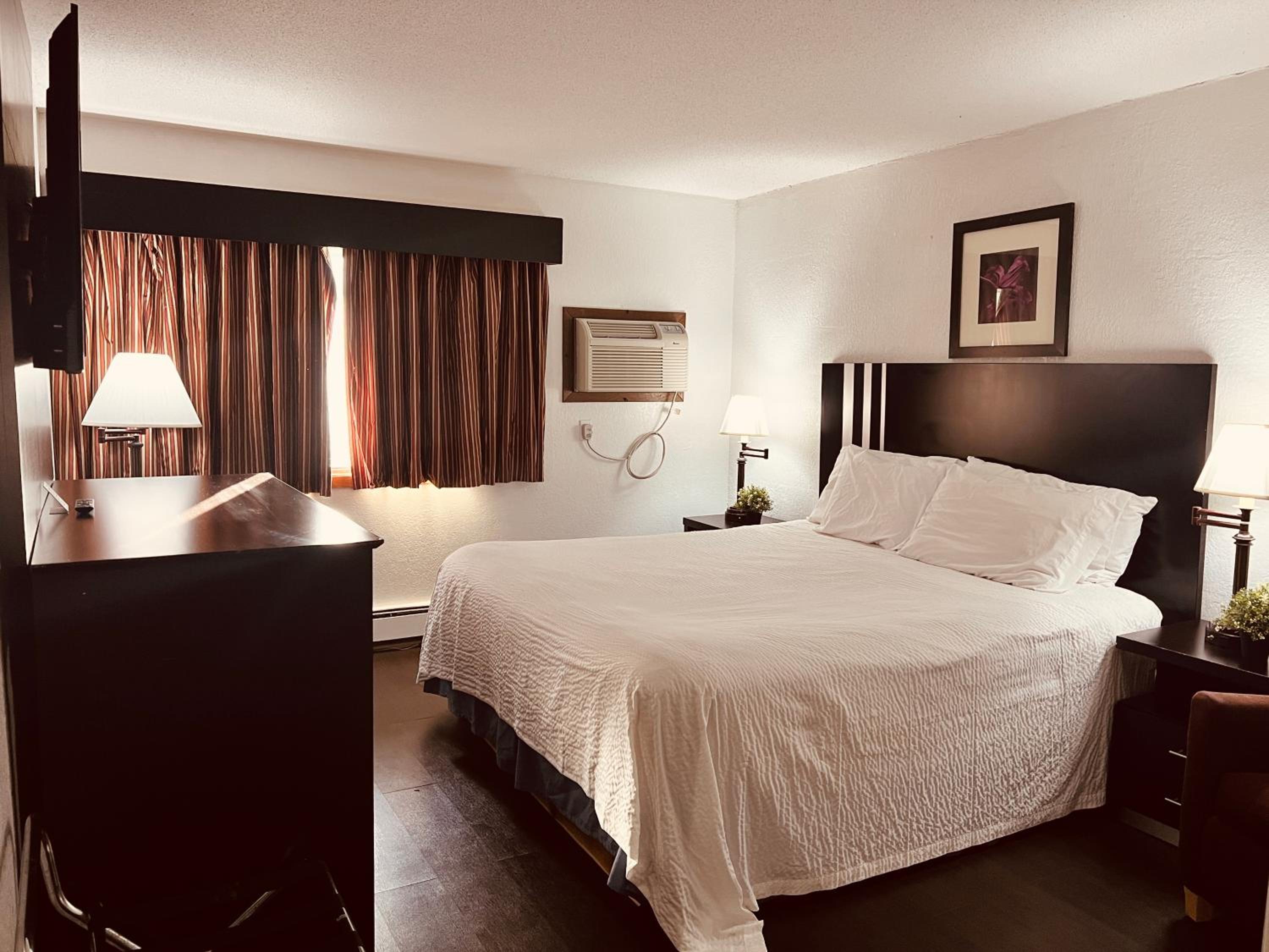 King Room- Non-Smoking - Photo 18