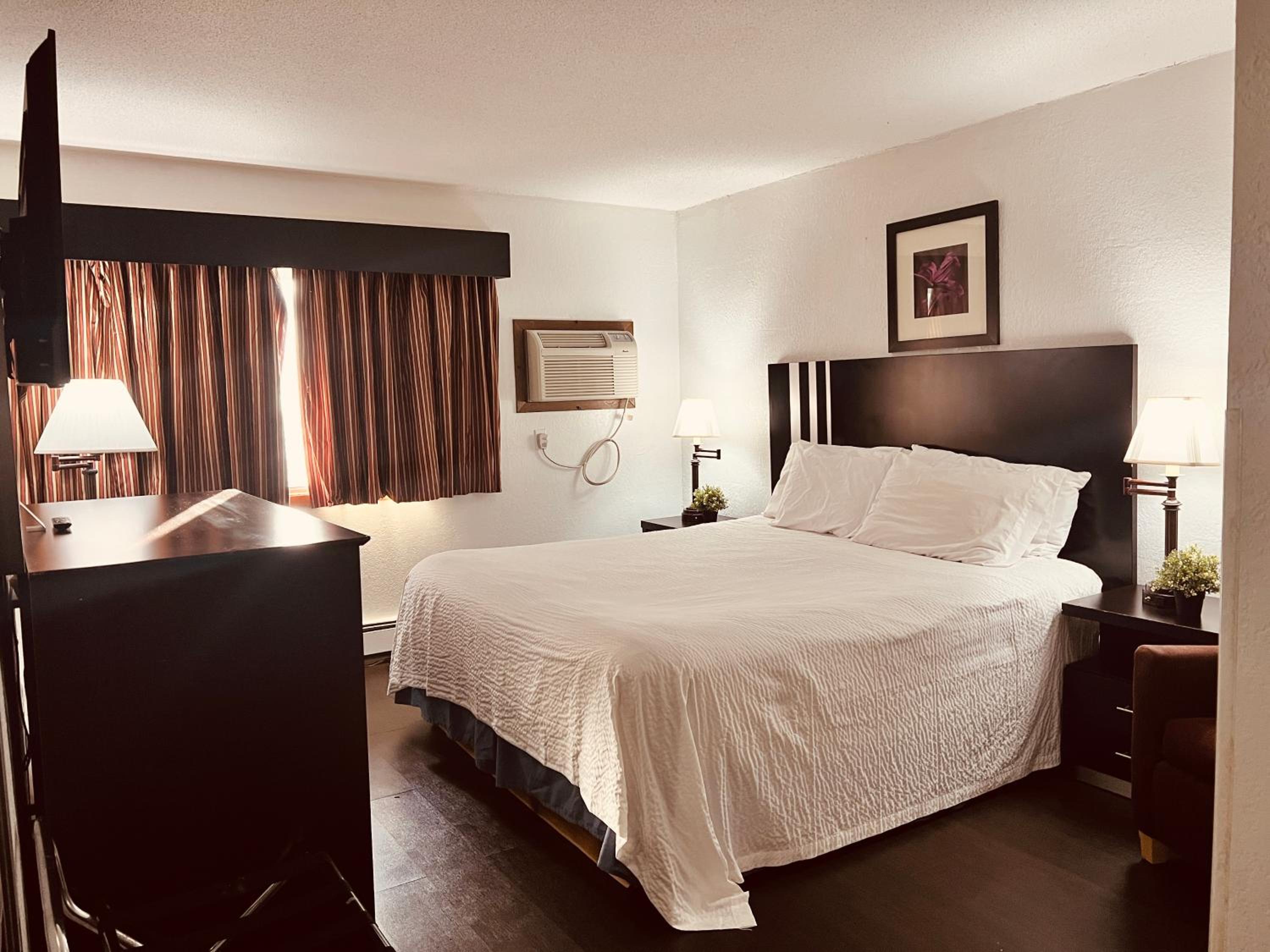 King Room- Non-Smoking - Photo 1