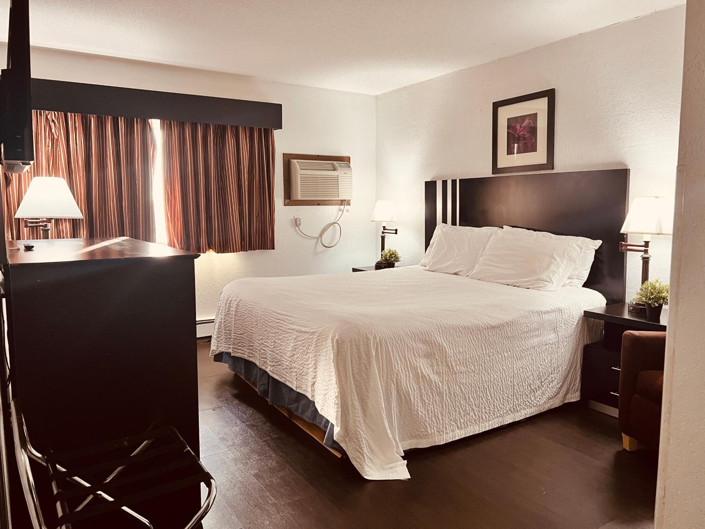 King Room- Non-Smoking - Photo 2