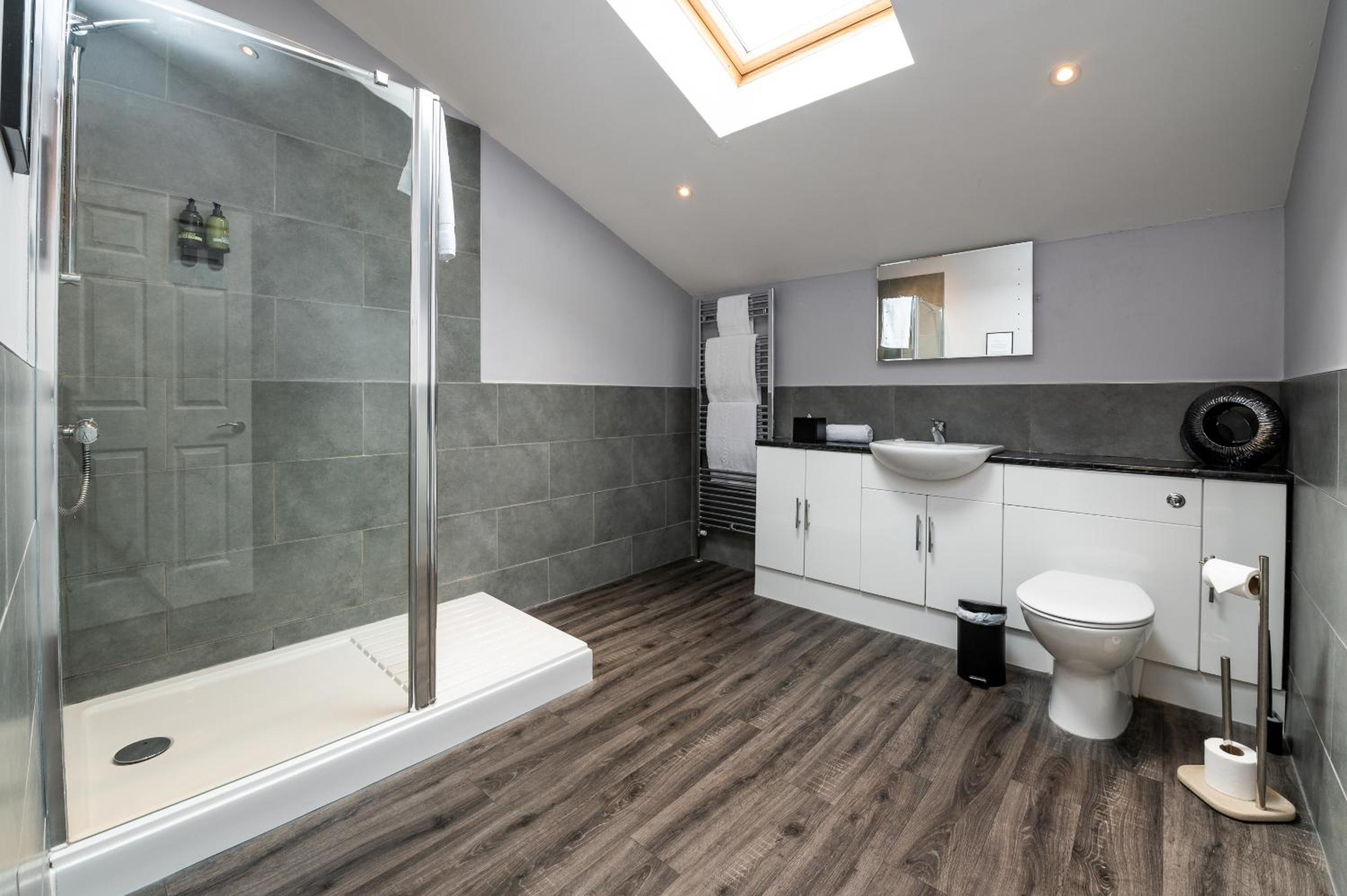 Superior Quadruple Room - Photo 6
