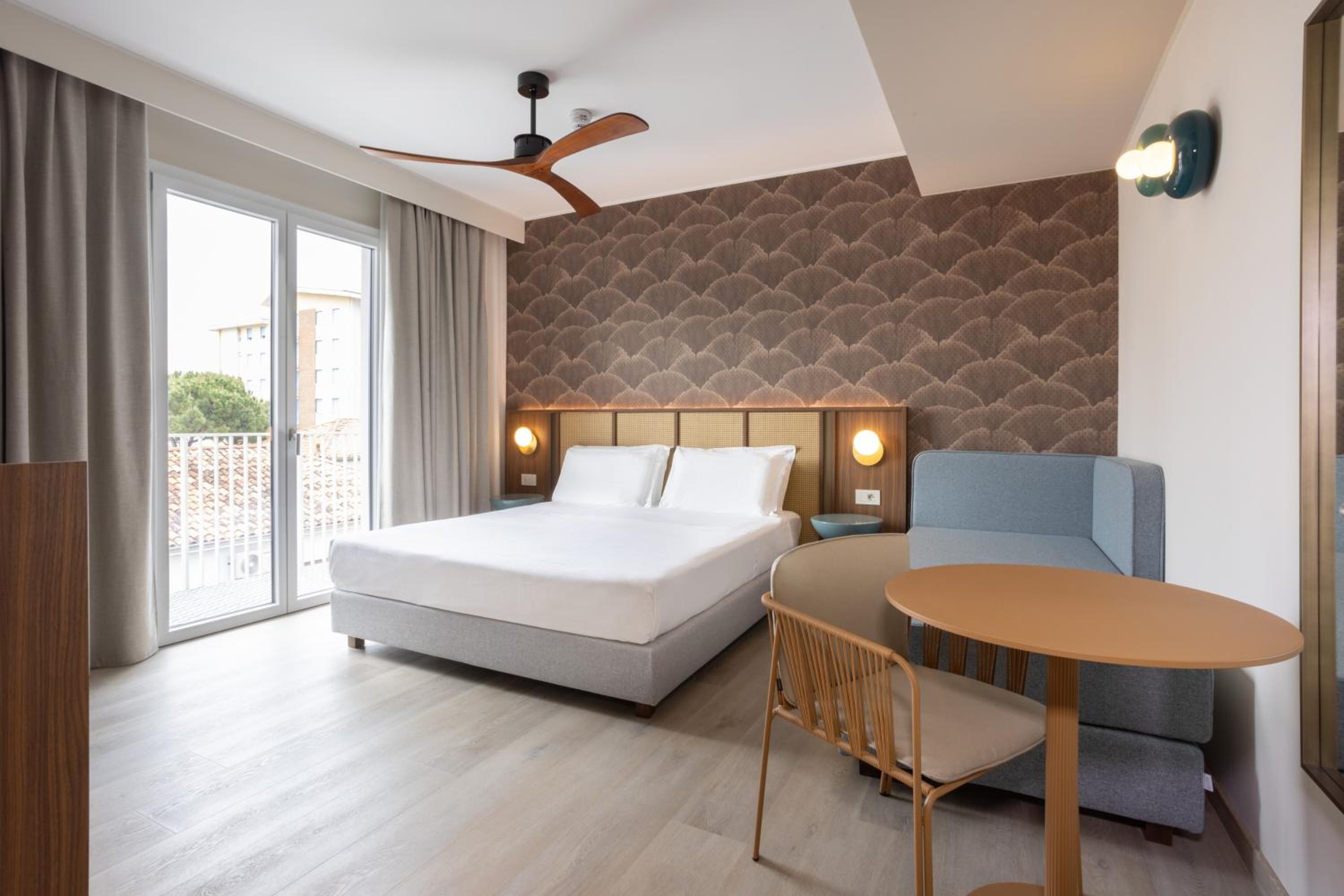 Deluxe Triple Room with Balcony - Photo 1