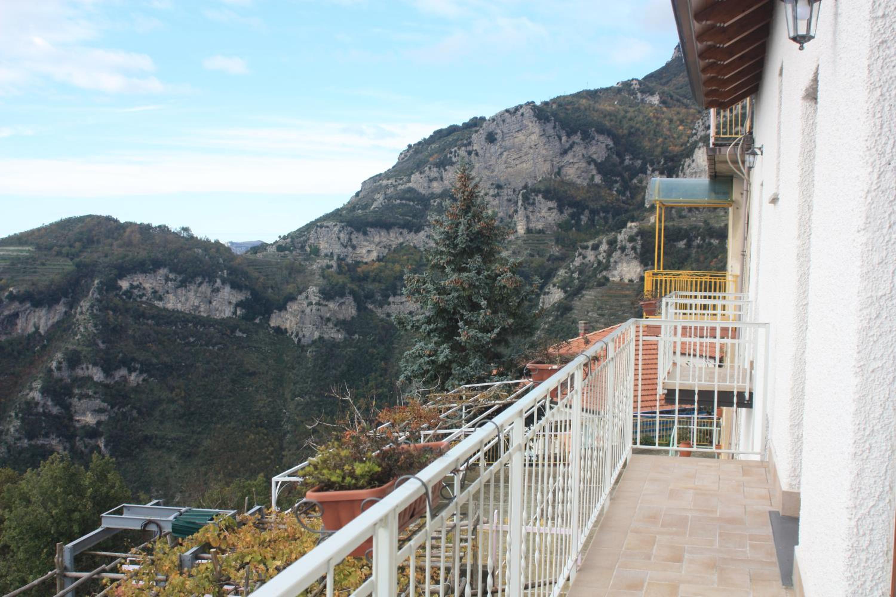 Apartment with View and Balcony - Photo 6