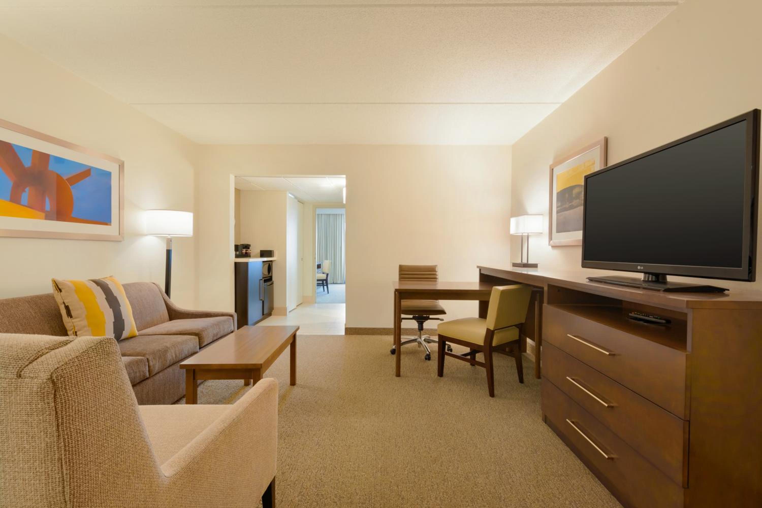 King Suite - High Floor - Photo 3