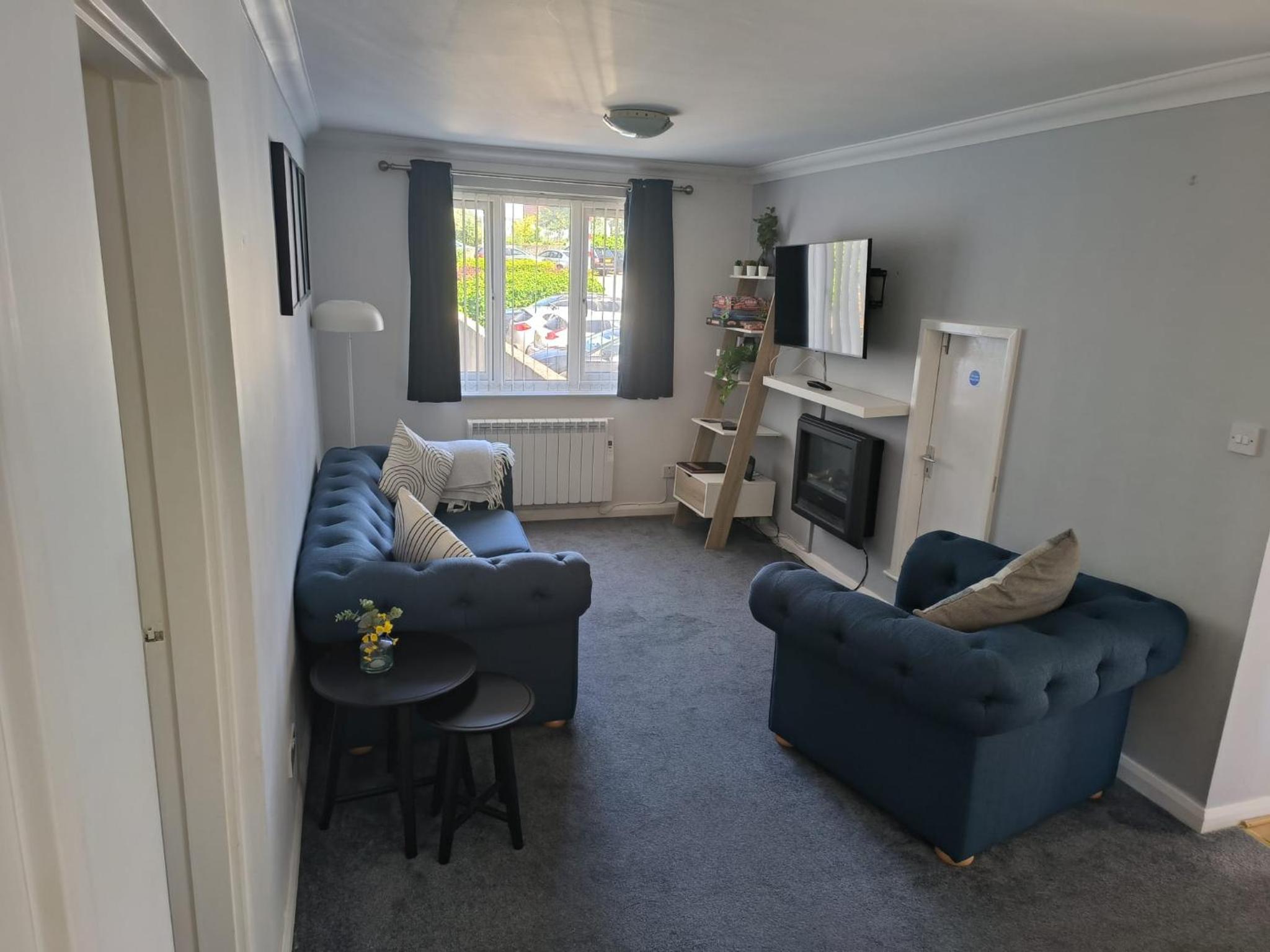 One-Bedroom Apartment photo 1