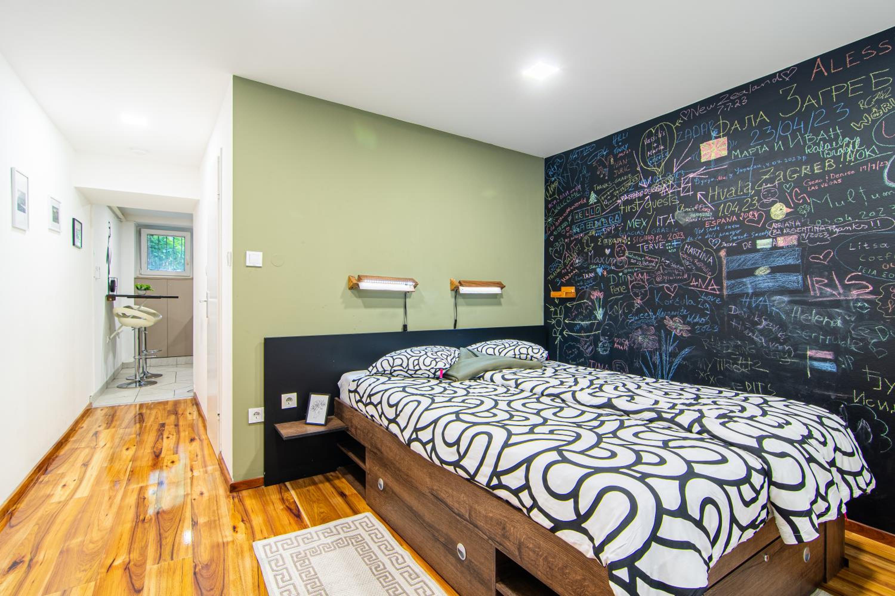 One-Bedroom Apartment