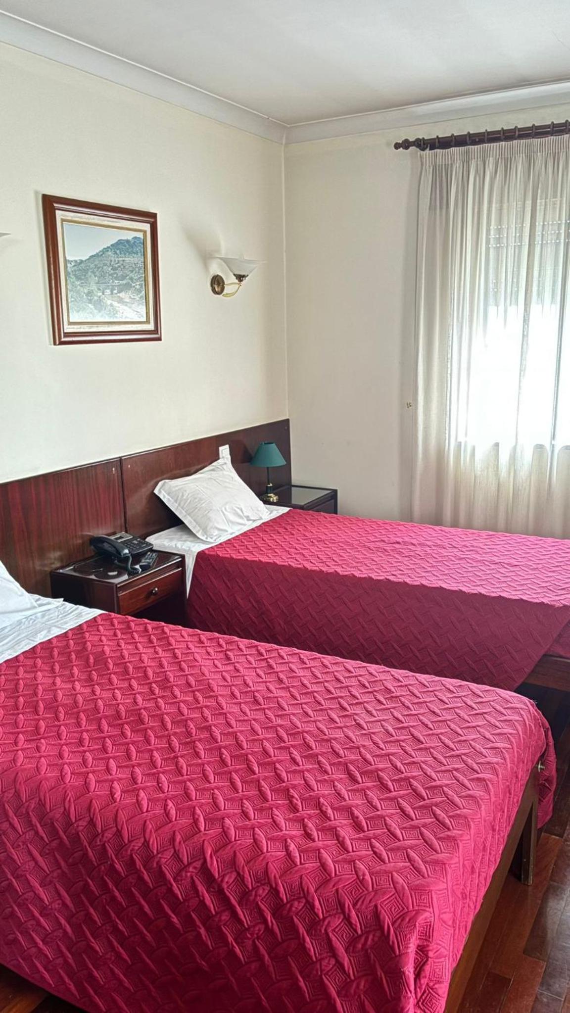 Twin Room - Disability Access - Photo 1