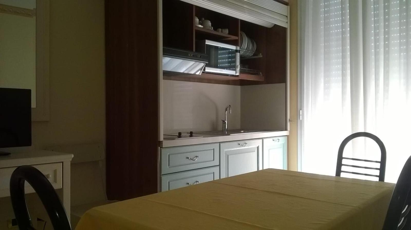 One-Bedroom Standard Apartment - Photo 2