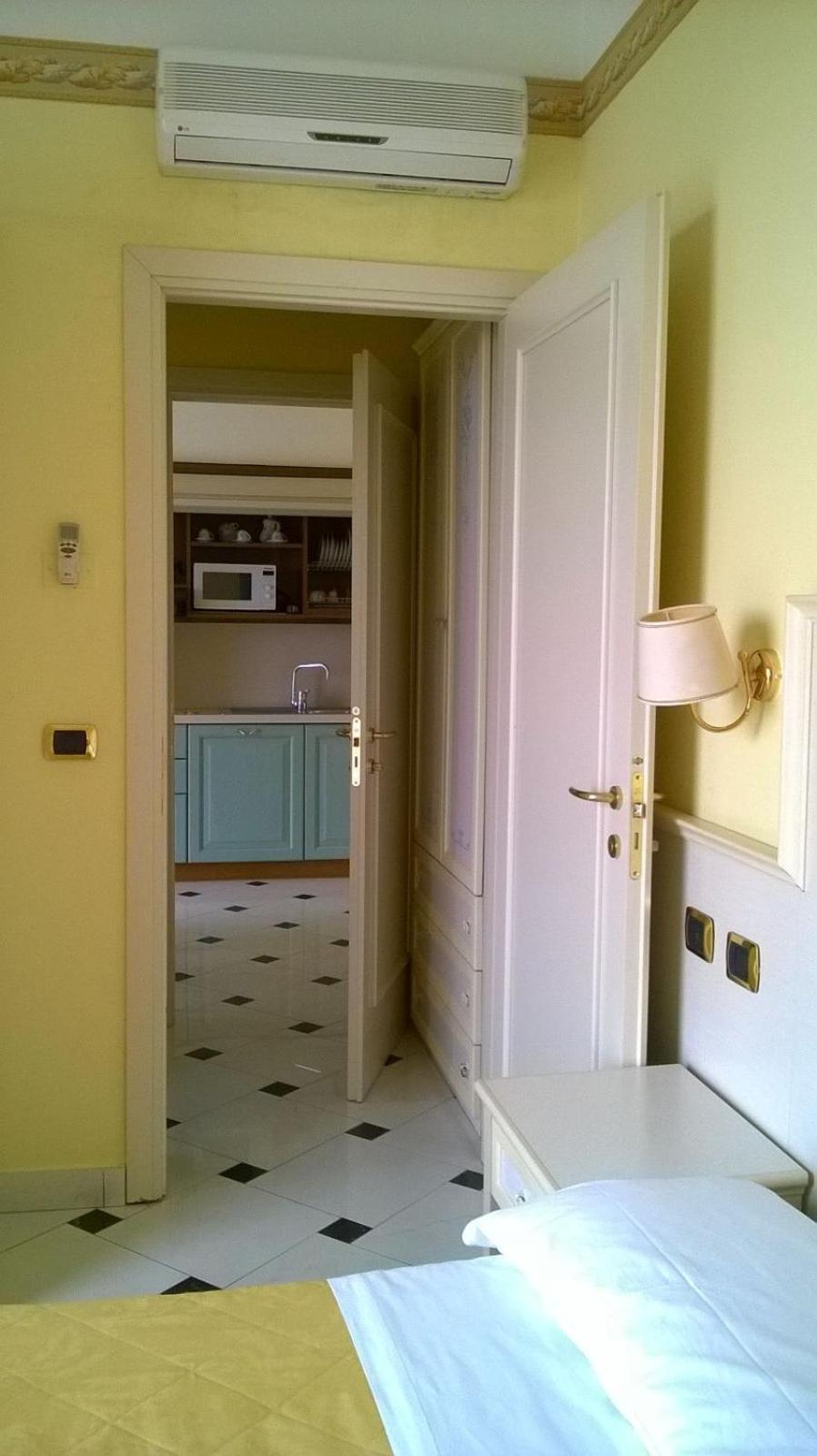 One-Bedroom Standard Apartment - Photo 1