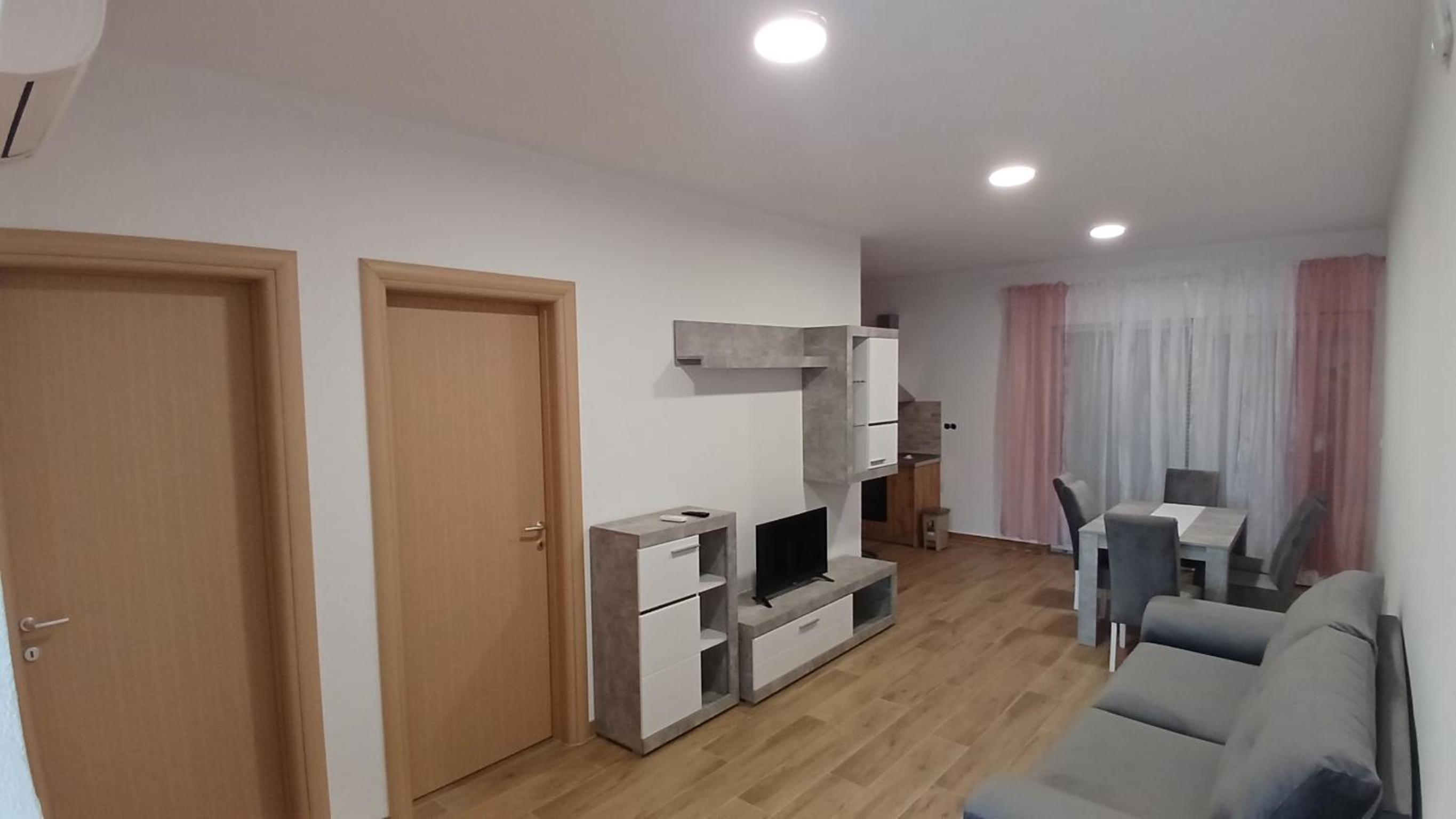 Two bedroom apartment with Balcony photo 2