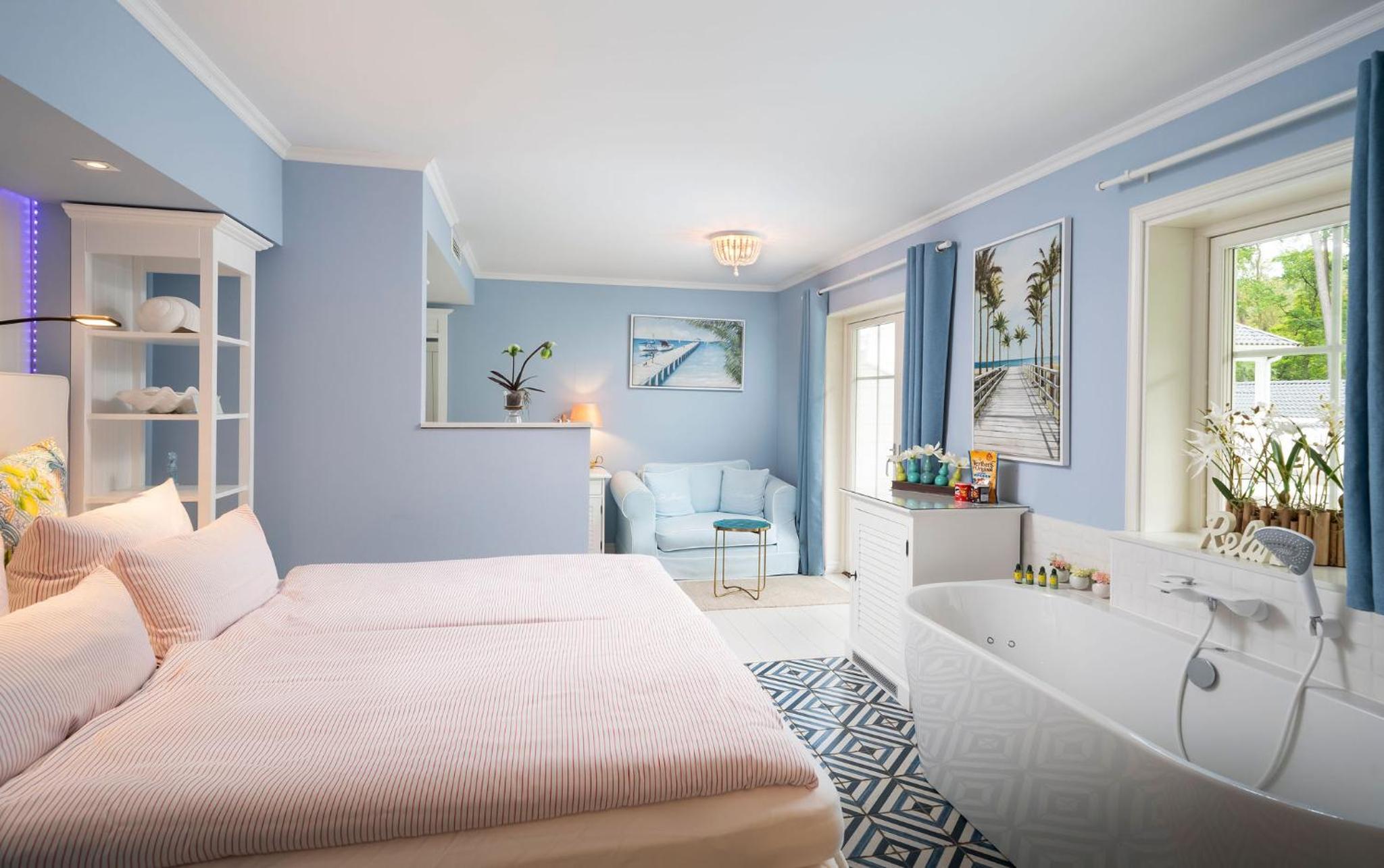 Double Room with Pool View photo 2