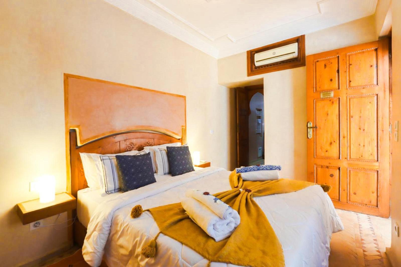 Standard Double Room - Photo 10