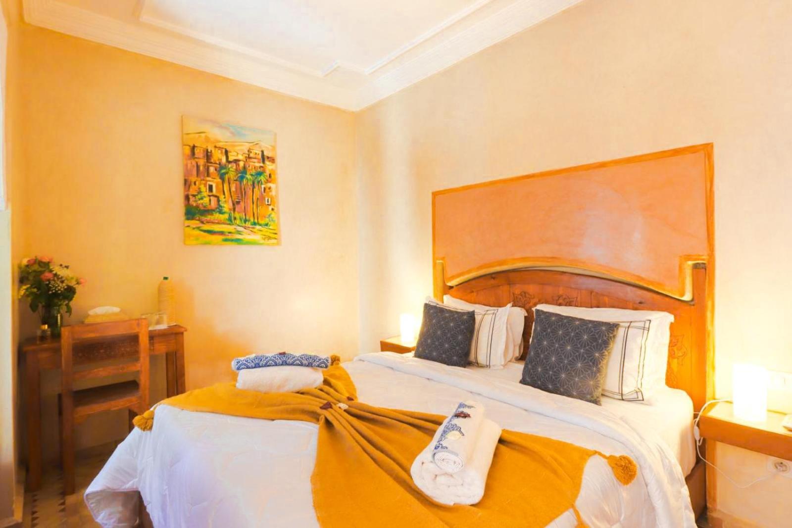 Standard Double Room - Photo 9