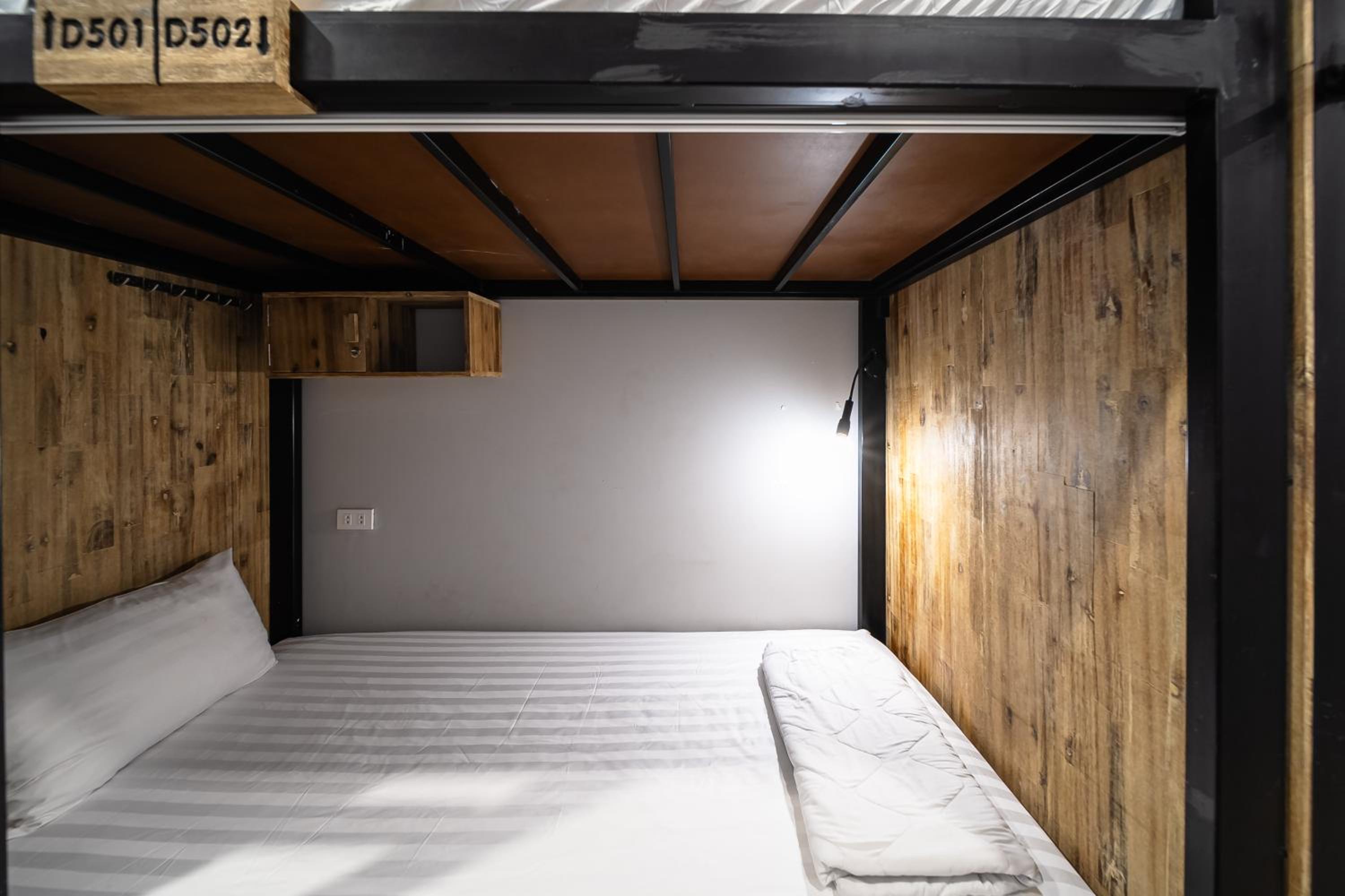 Bed in 8-Bed Female Dormitory Room photo 2