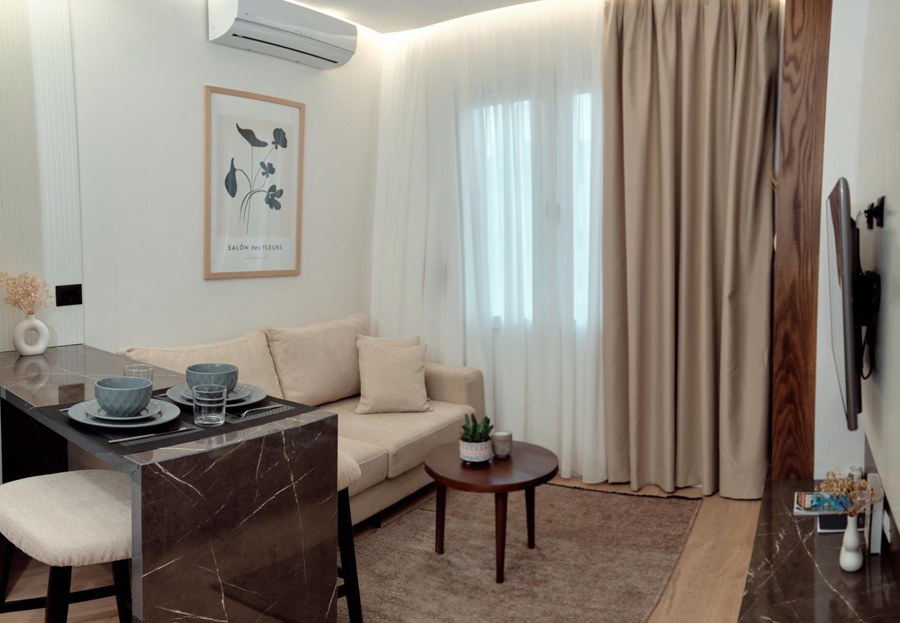 One-Bedroom Apartment