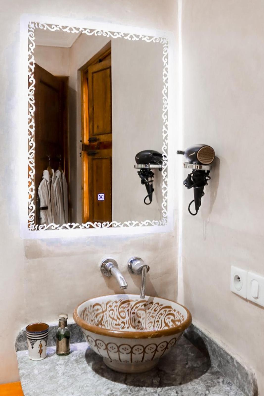 Deluxe Suite - Photo 4