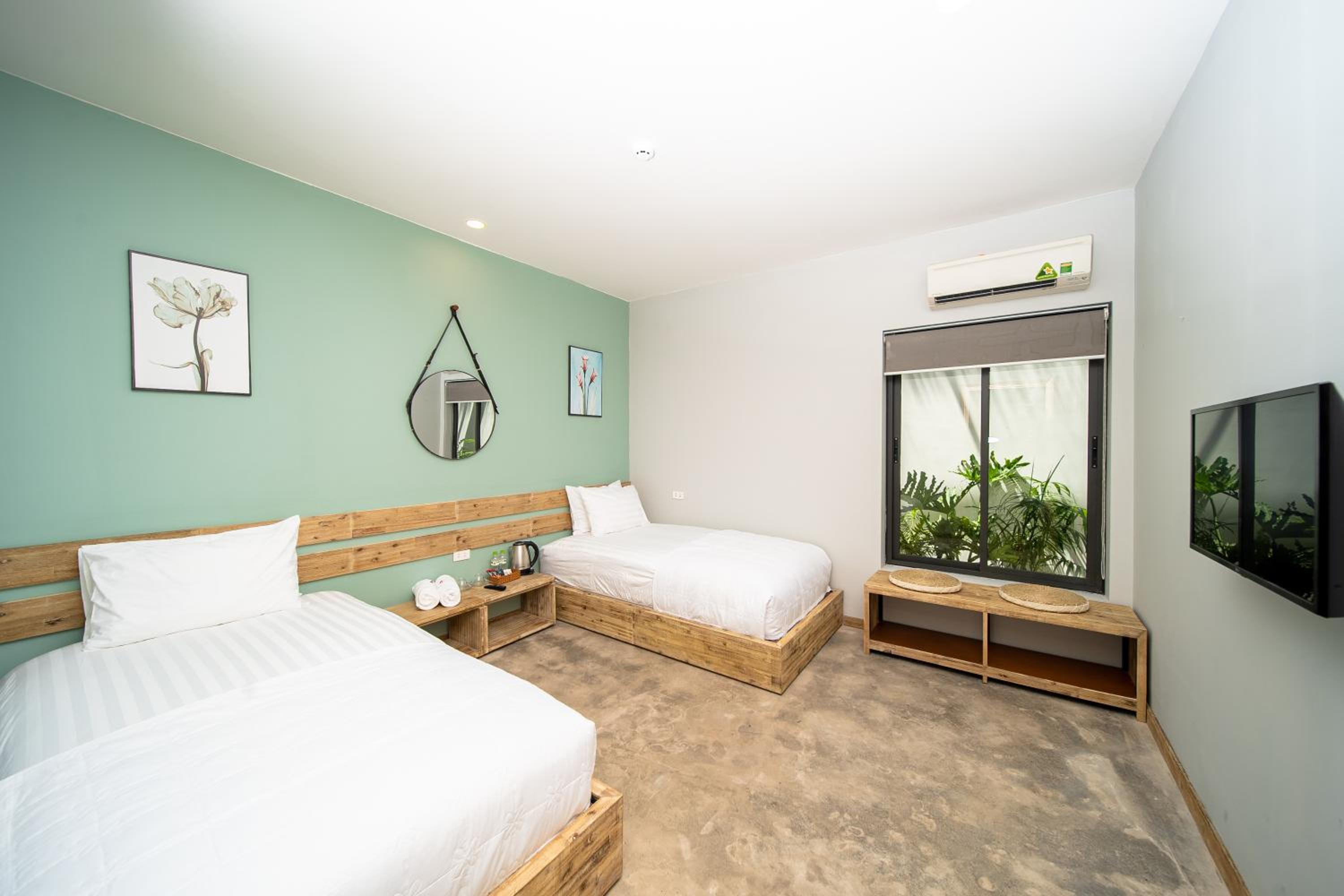 Twin Room with Shared Bathroom photo 1