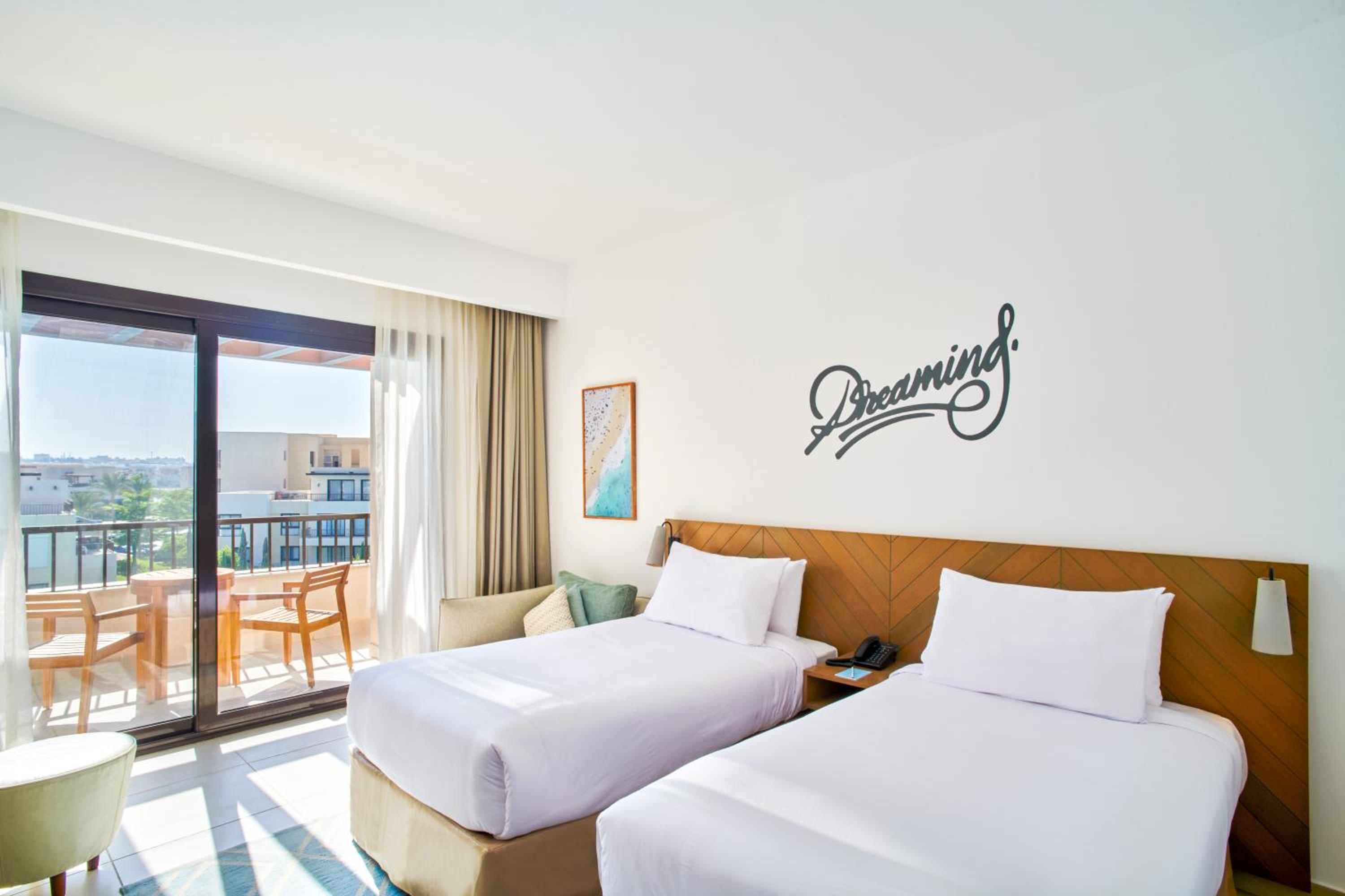 Premier Room Lagoon View photo 1
