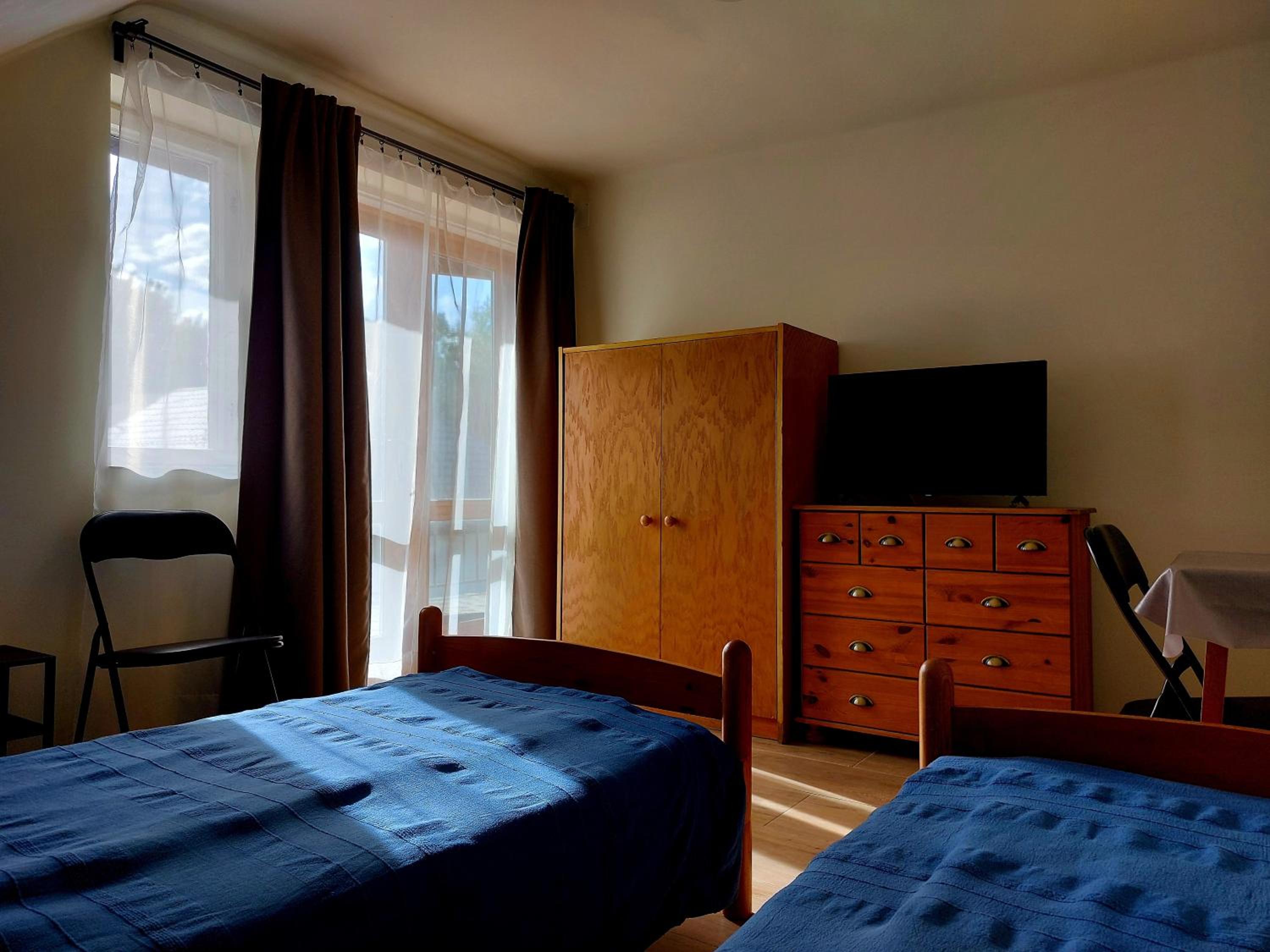 Five-Bedroom House photo 1