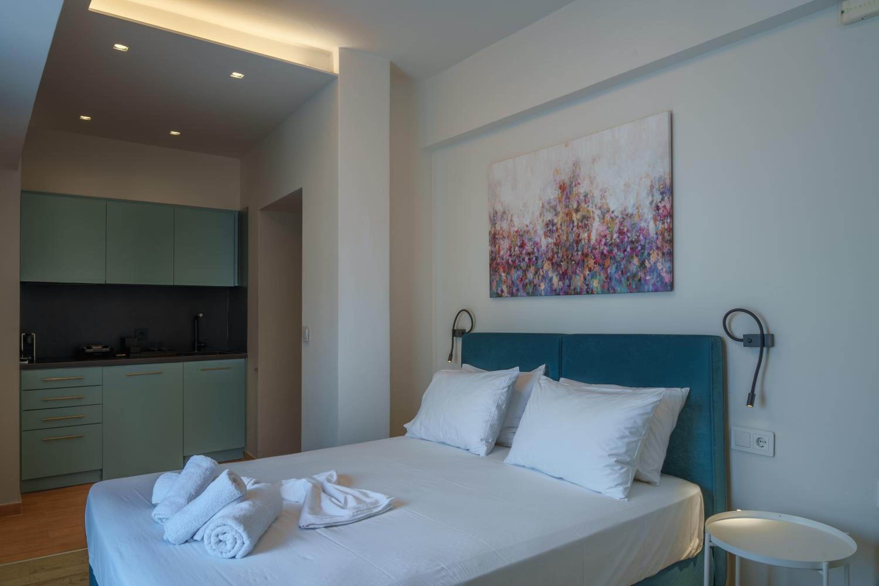 One-Bedroom Apartment - City View