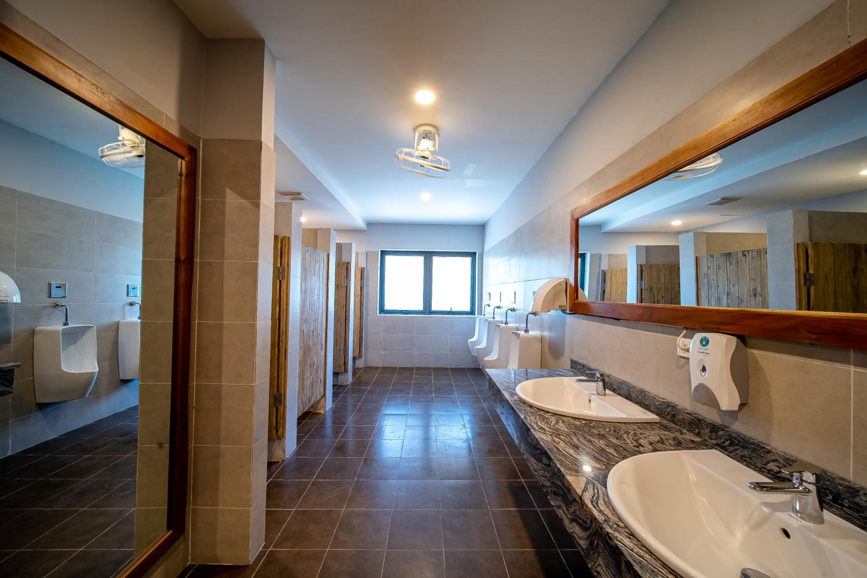 Quadruple Room with Shared Bathroom photo 2