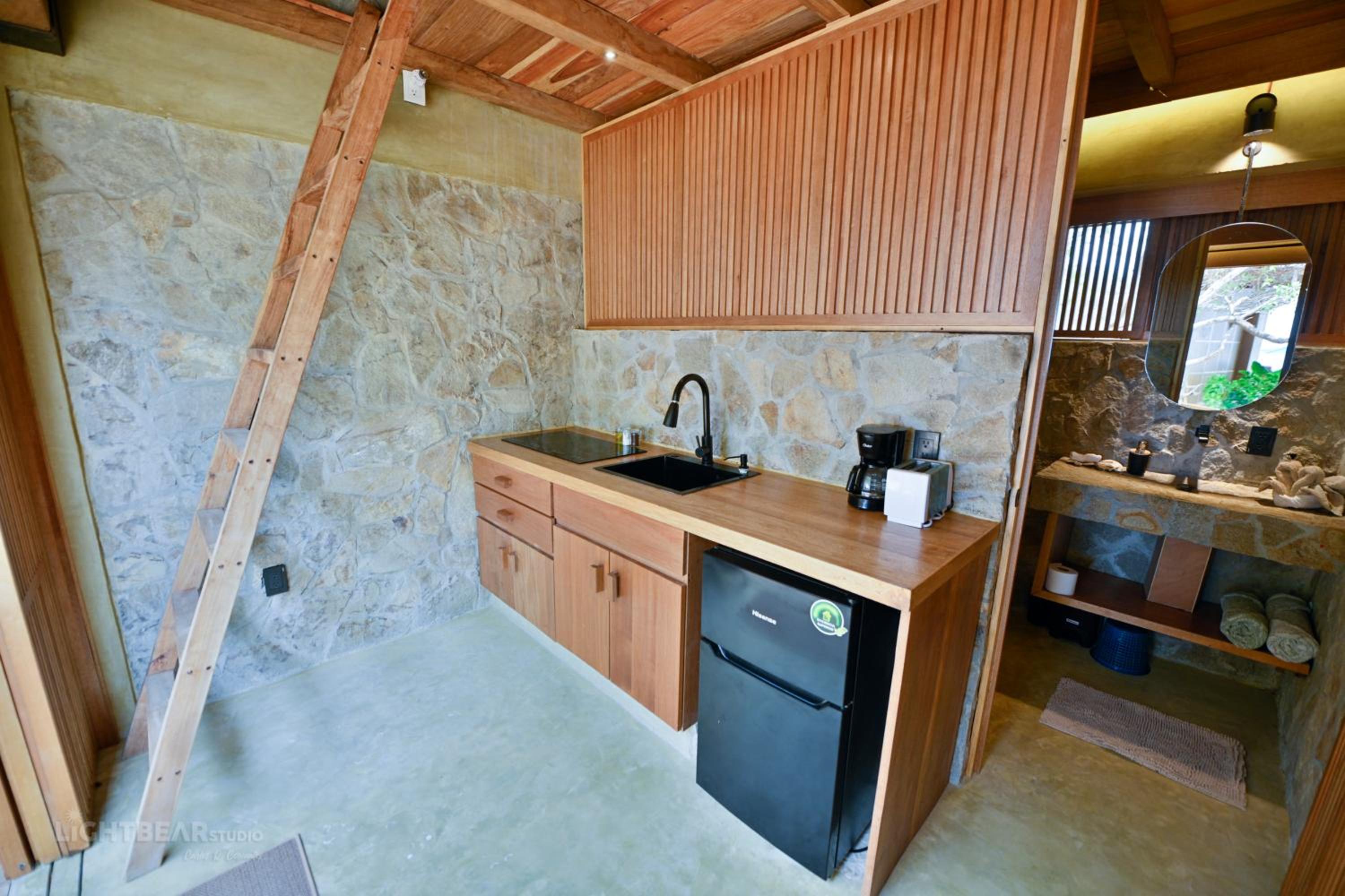 One-Bedroom House - Photo 2