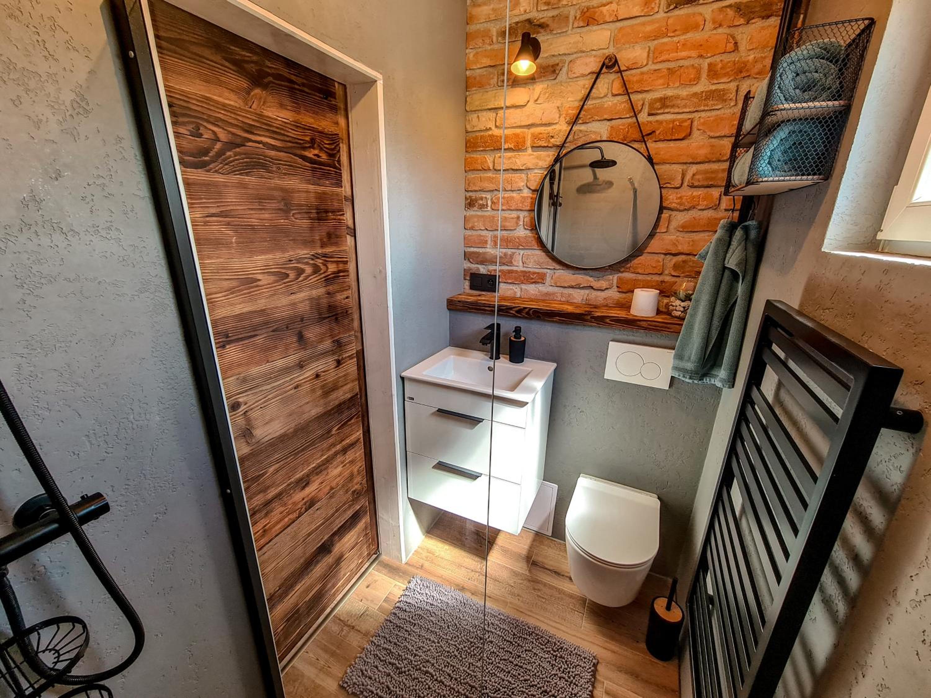 One-Bedroom House - Photo 3