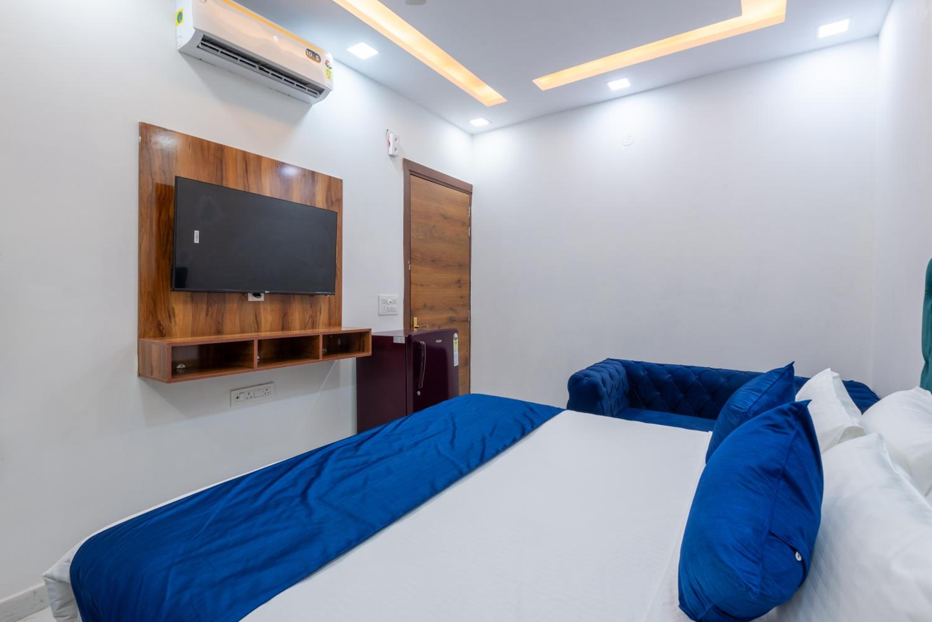 Deluxe Room - Photo 3