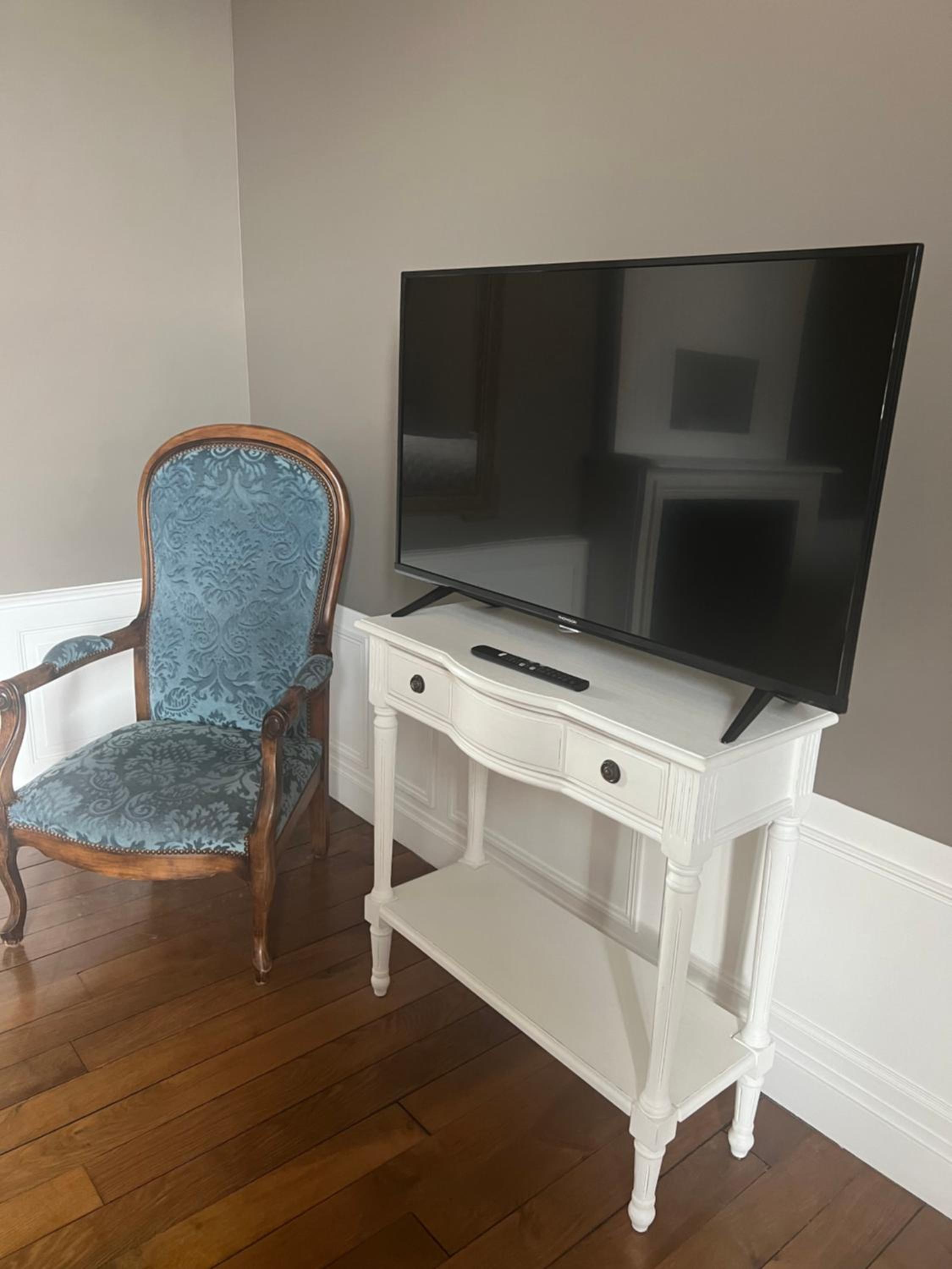 Superior Suite - Photo 8
