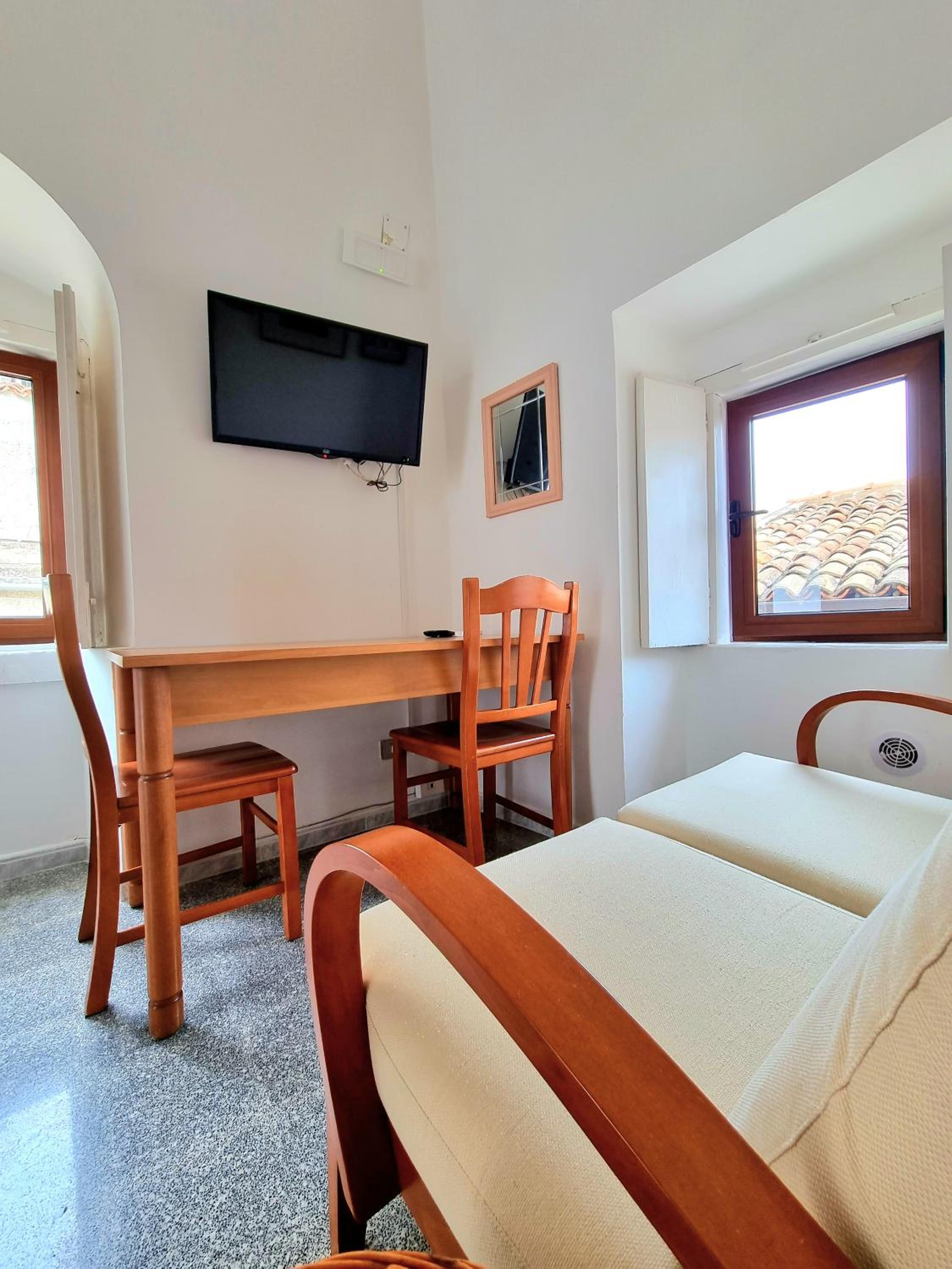 One-Bedroom House photo 1