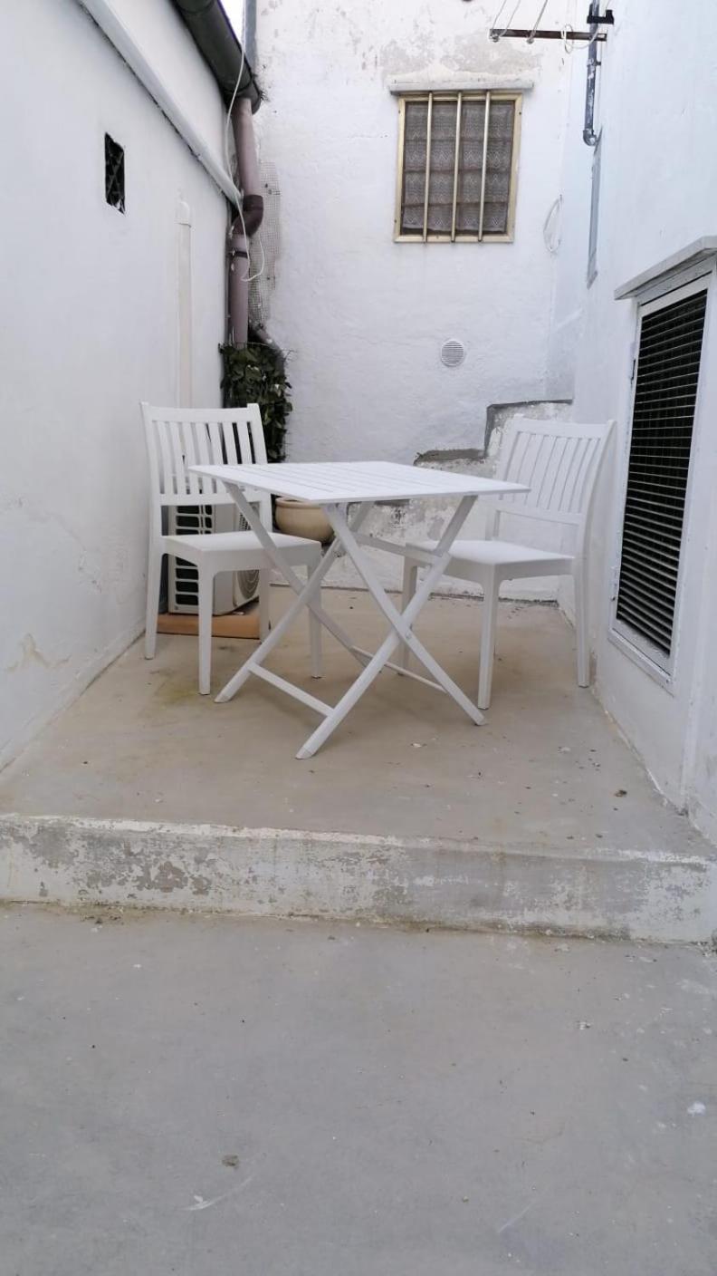 One-Bedroom House photo 2