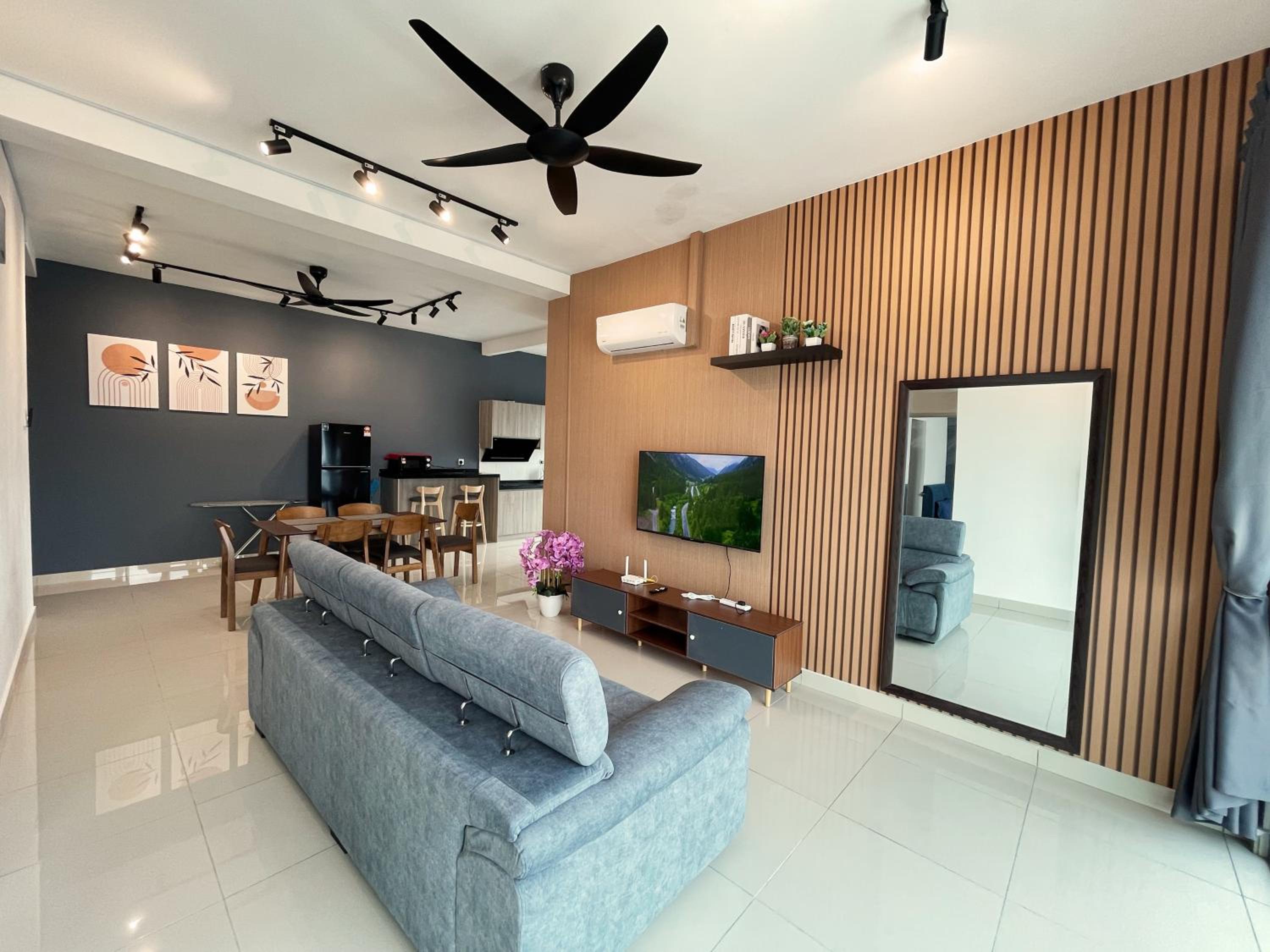 Three-Bedroom Apartment - Photo 37