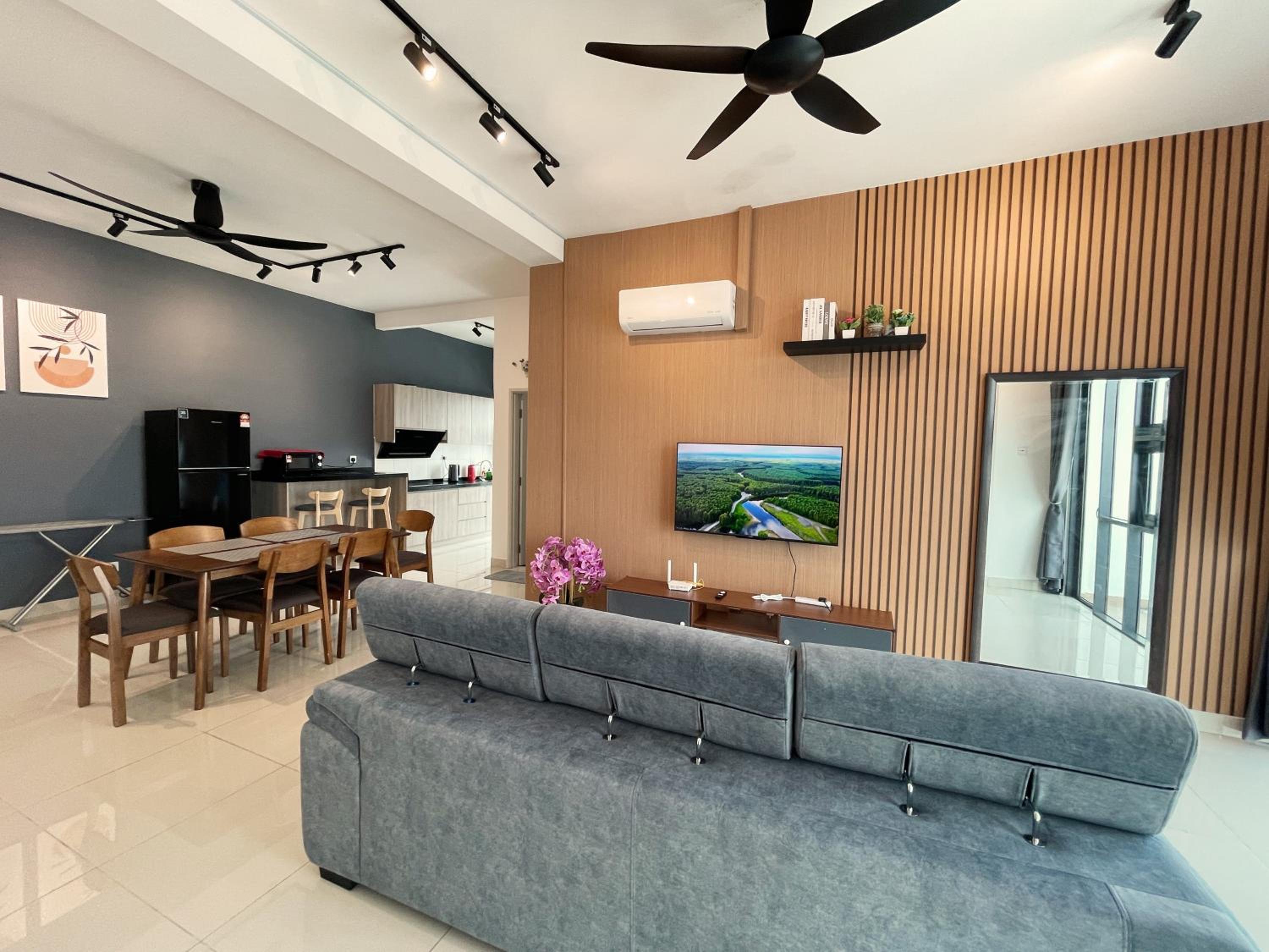 Three-Bedroom Apartment - Photo 40
